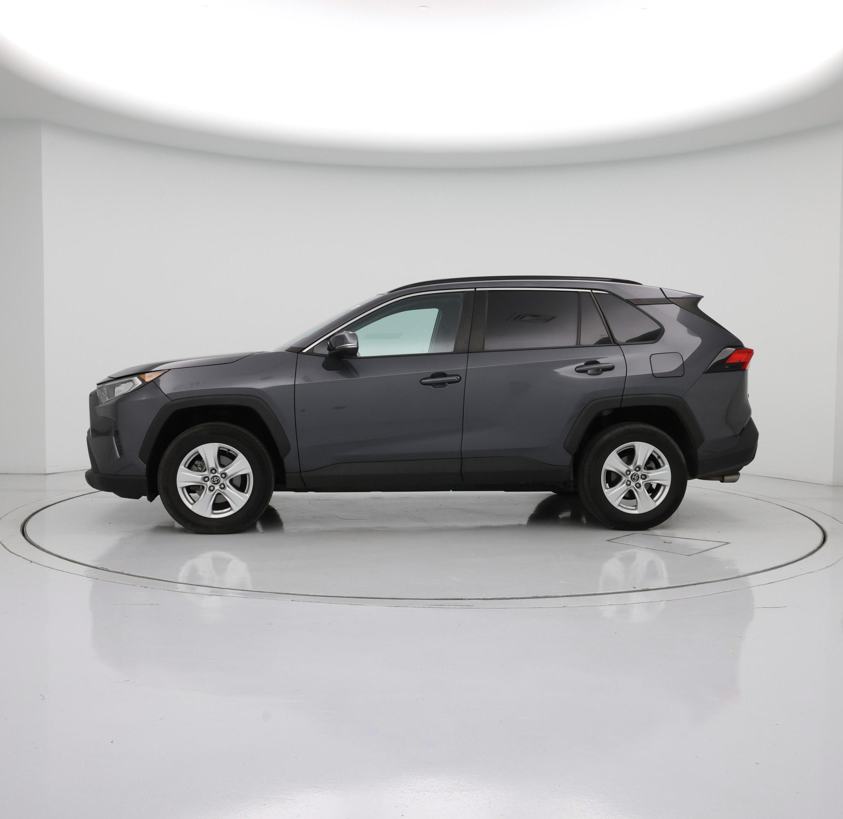 Thumbnail: 2021 Toyota RAV4 - 3