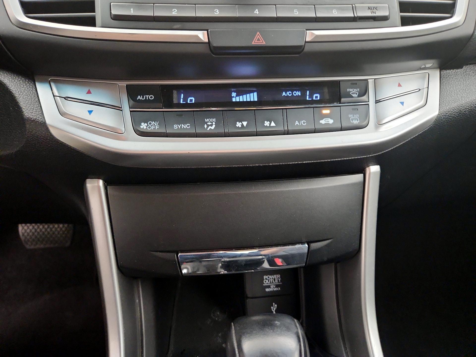 Thumbnail: 2015 Honda Accord - 16