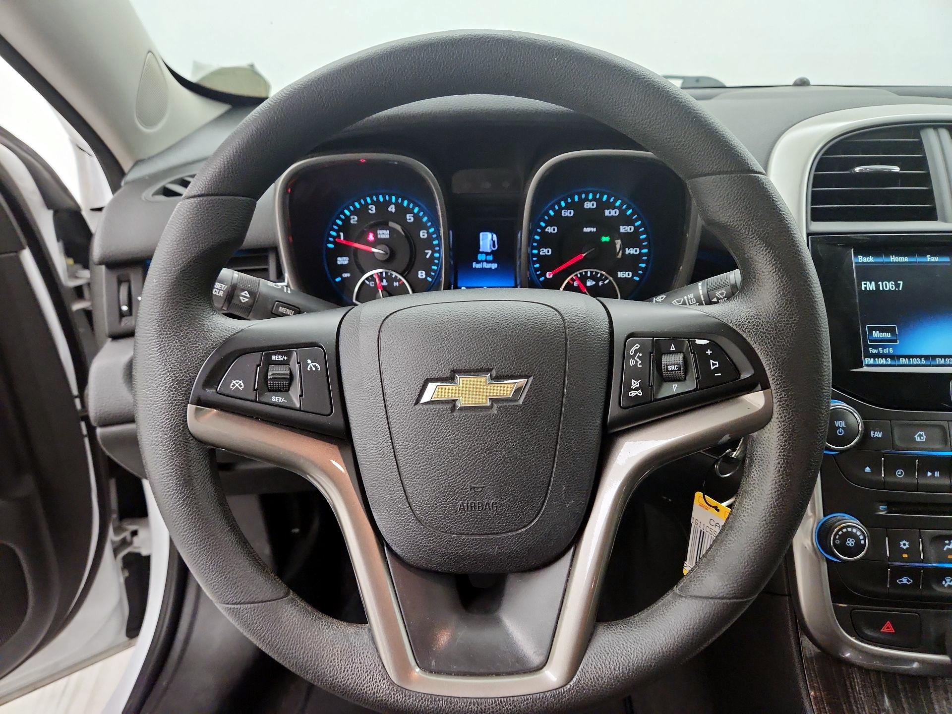 Thumbnail: 2016 Chevrolet Malibu - 10