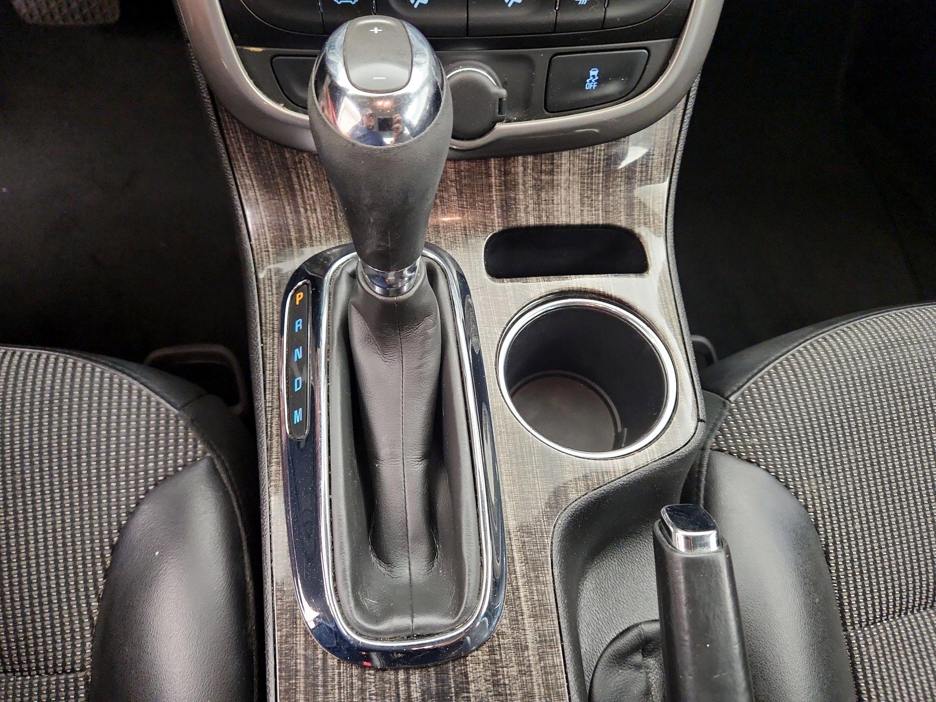 Thumbnail: 2016 Chevrolet Malibu - 16