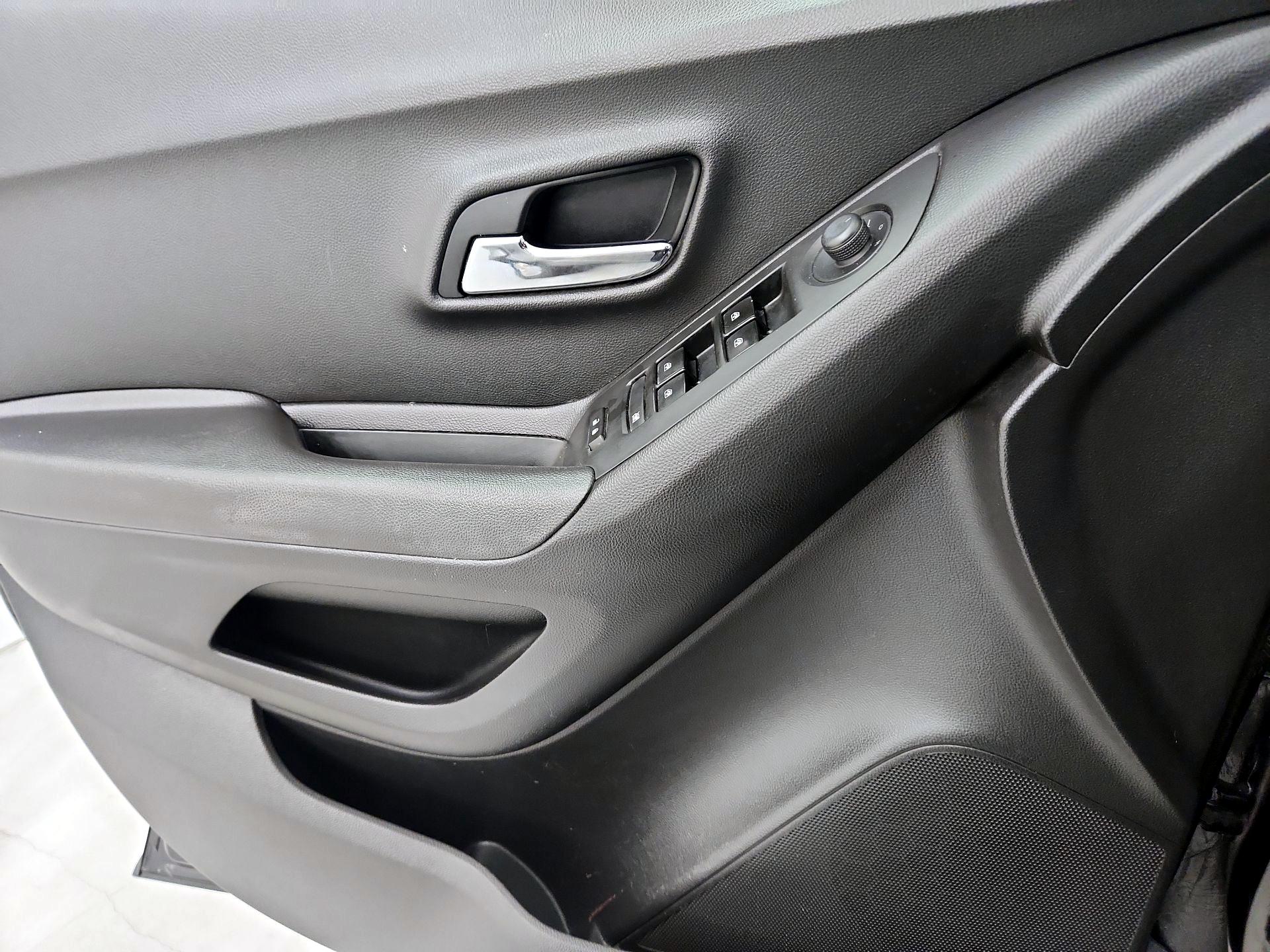 Thumbnail: 2019 Chevrolet Trax - 12