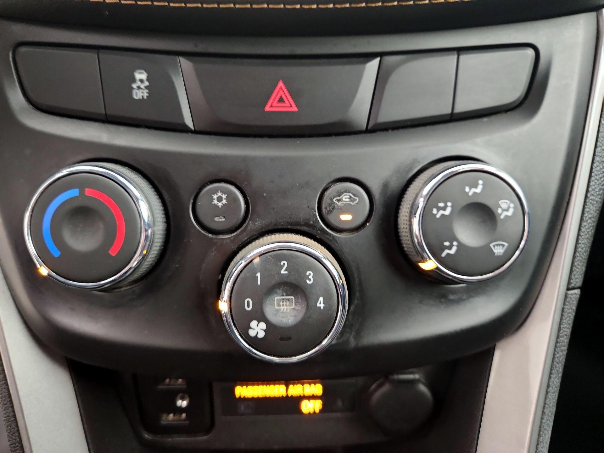 Thumbnail: 2019 Chevrolet Trax - 16