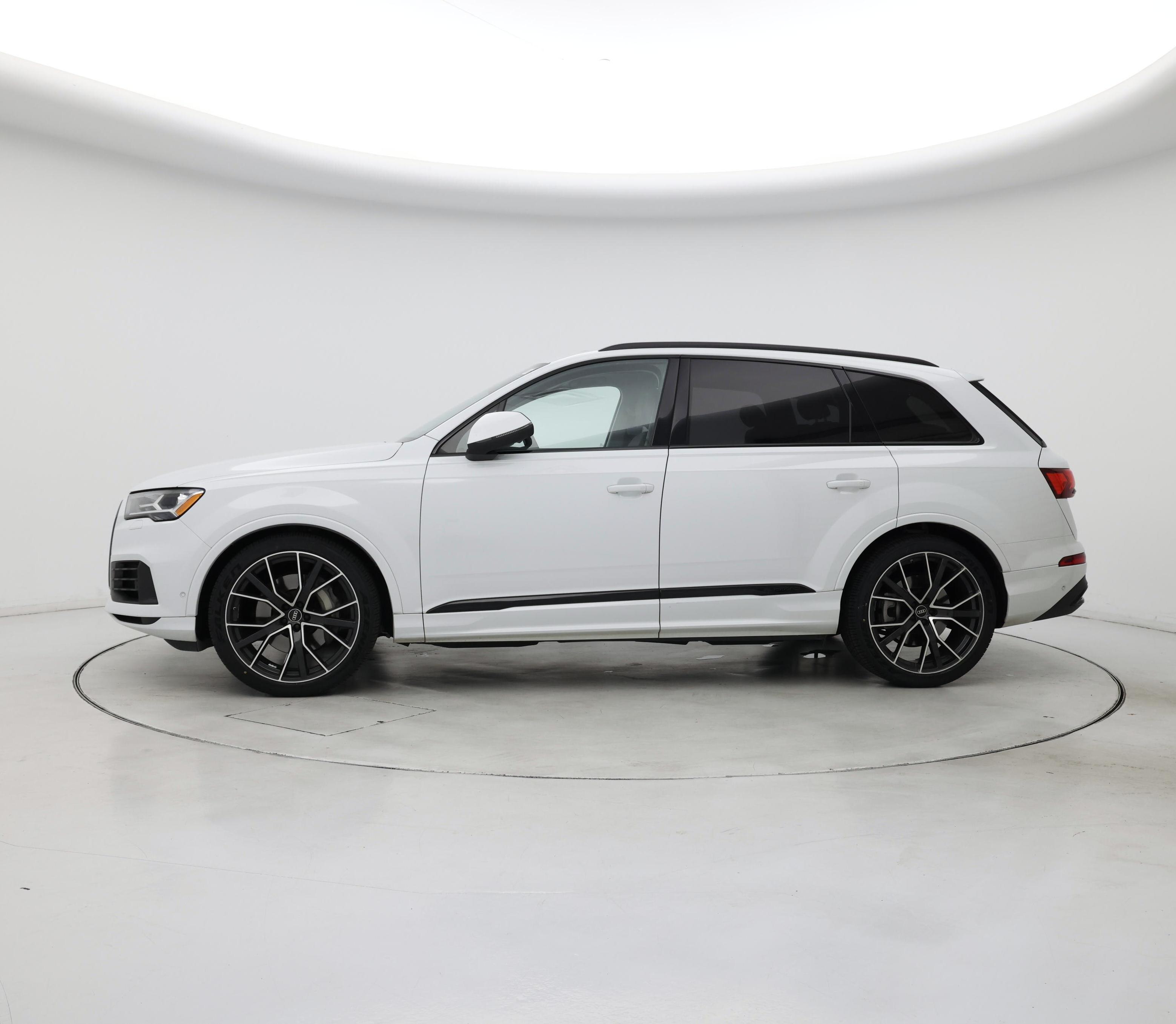 Thumbnail: 2022 Audi Q7 - 3