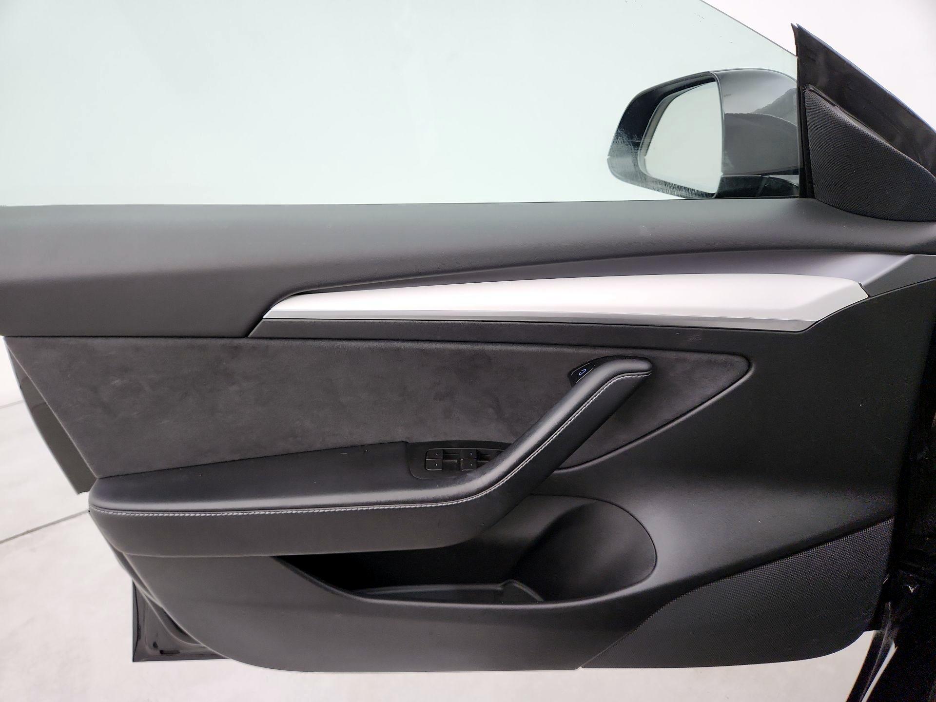 Thumbnail: 2021 Tesla Model 3 - 12
