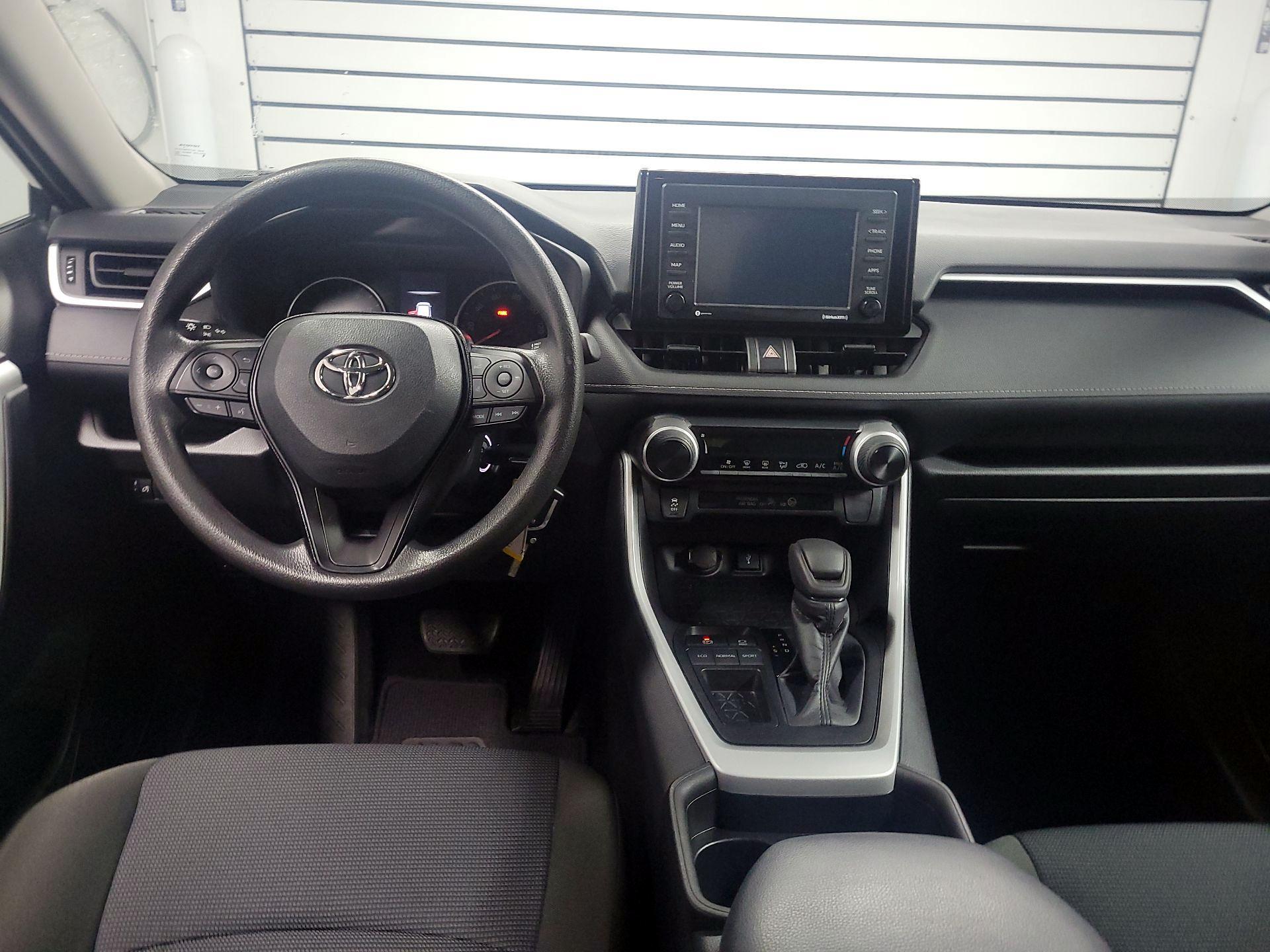 Thumbnail: 2021 Toyota RAV4 - 9