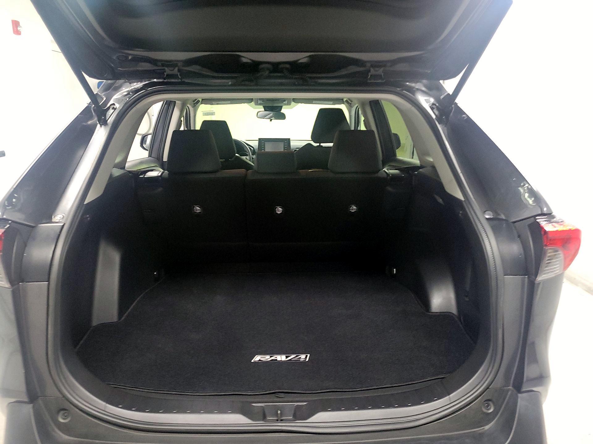 Thumbnail: 2021 Toyota RAV4 - 19
