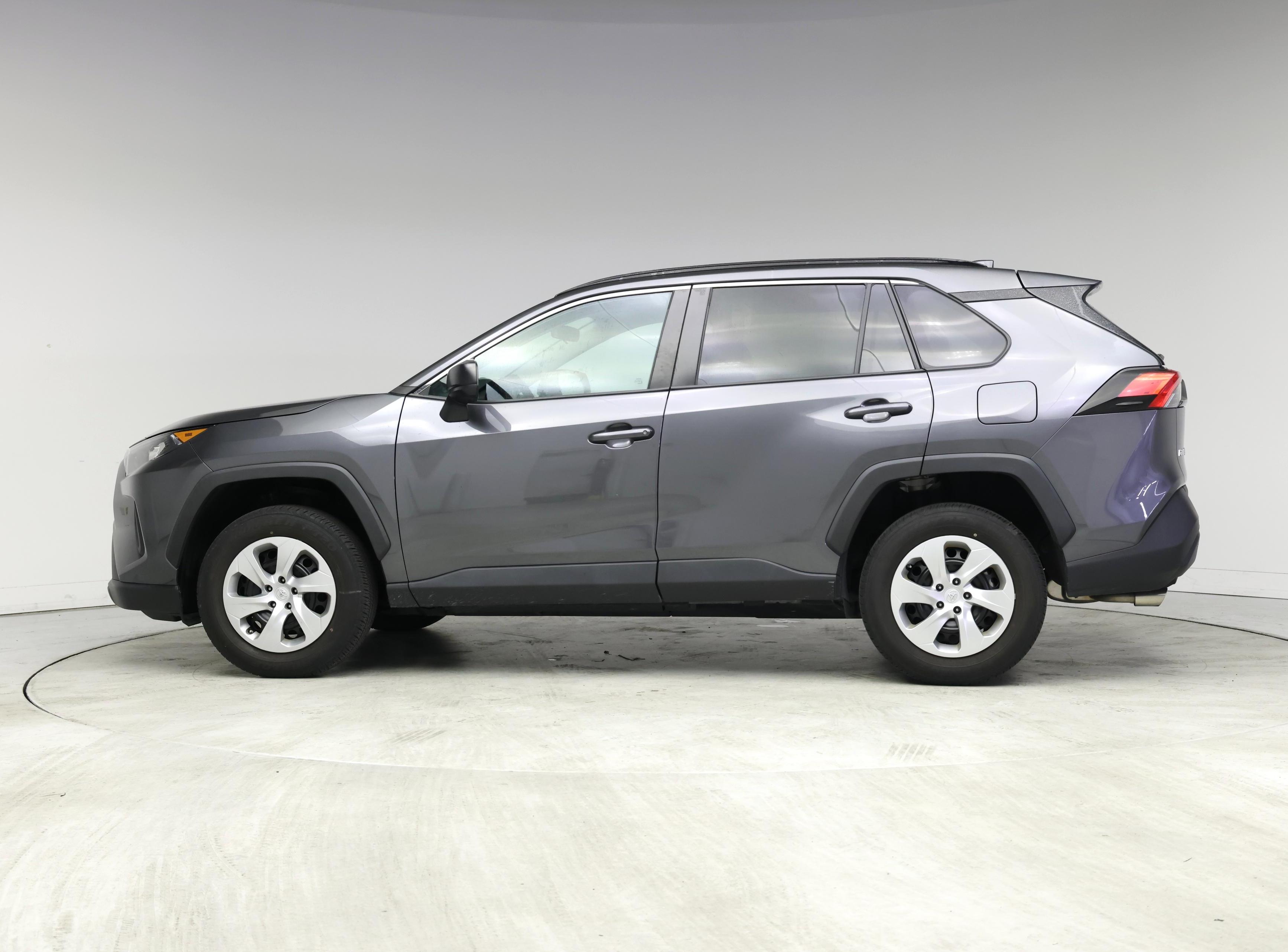 Thumbnail: 2021 Toyota RAV4 - 3