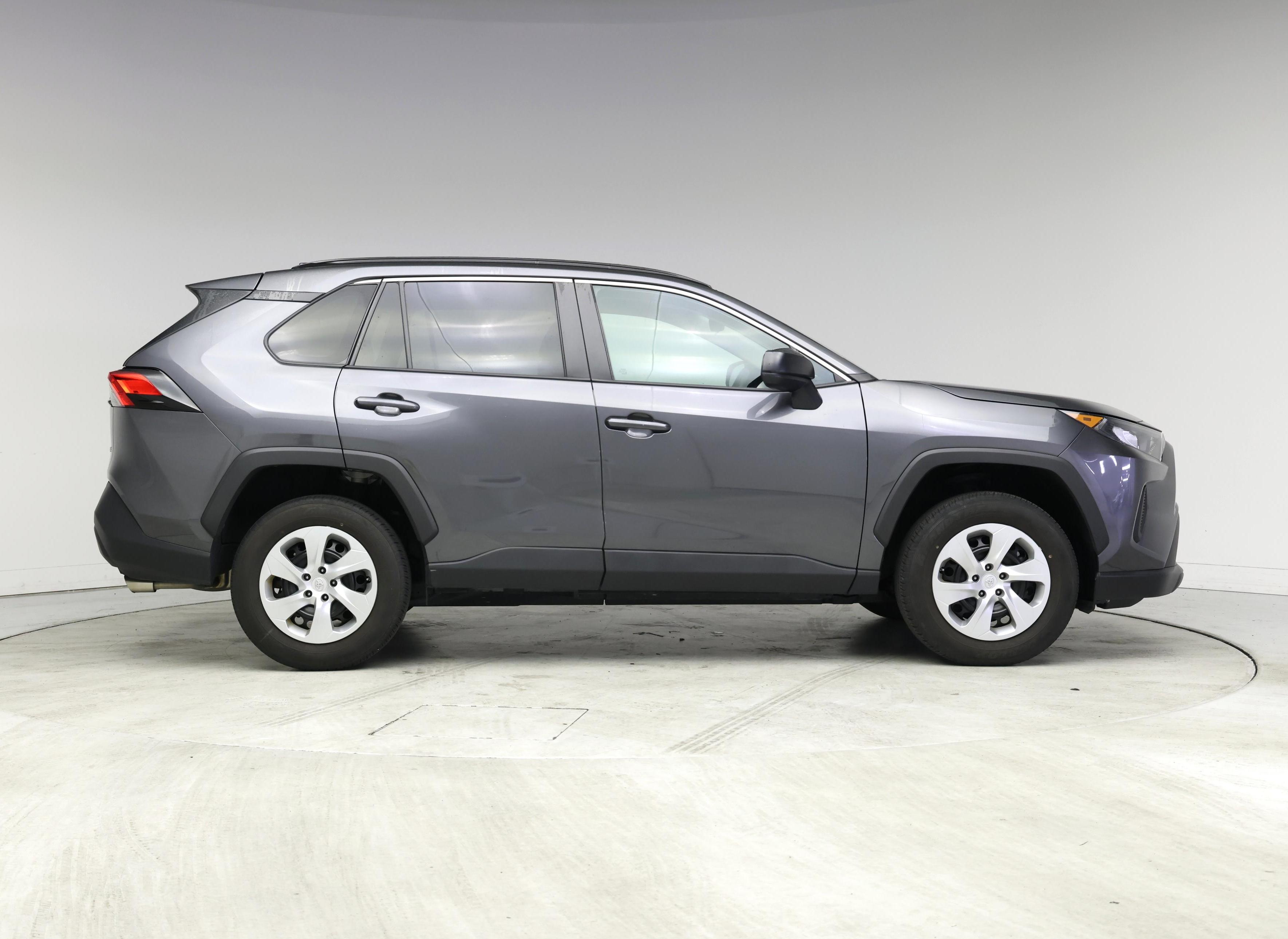 Thumbnail: 2021 Toyota RAV4 - 7