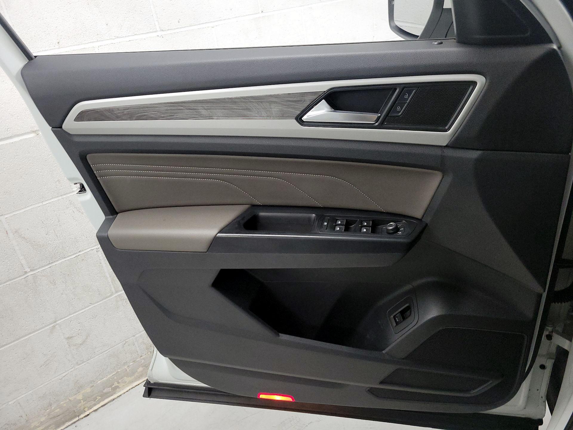 Thumbnail: 2021 Volkswagen Atlas - 12