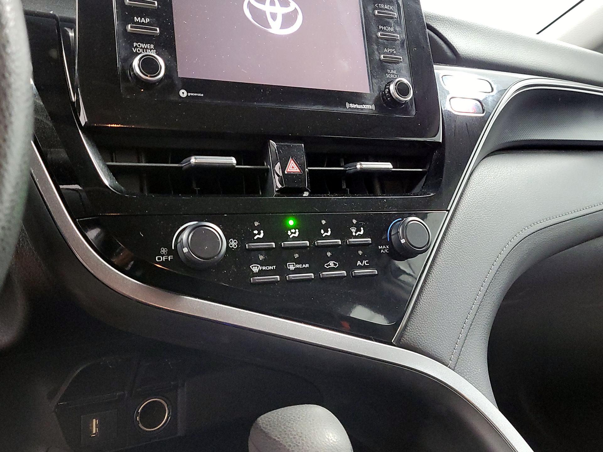 Thumbnail: 2021 Toyota Camry - 16