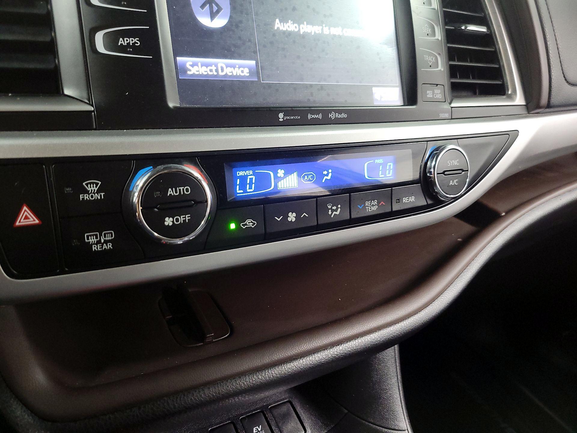 Thumbnail: 2019 Toyota Highlander - 15