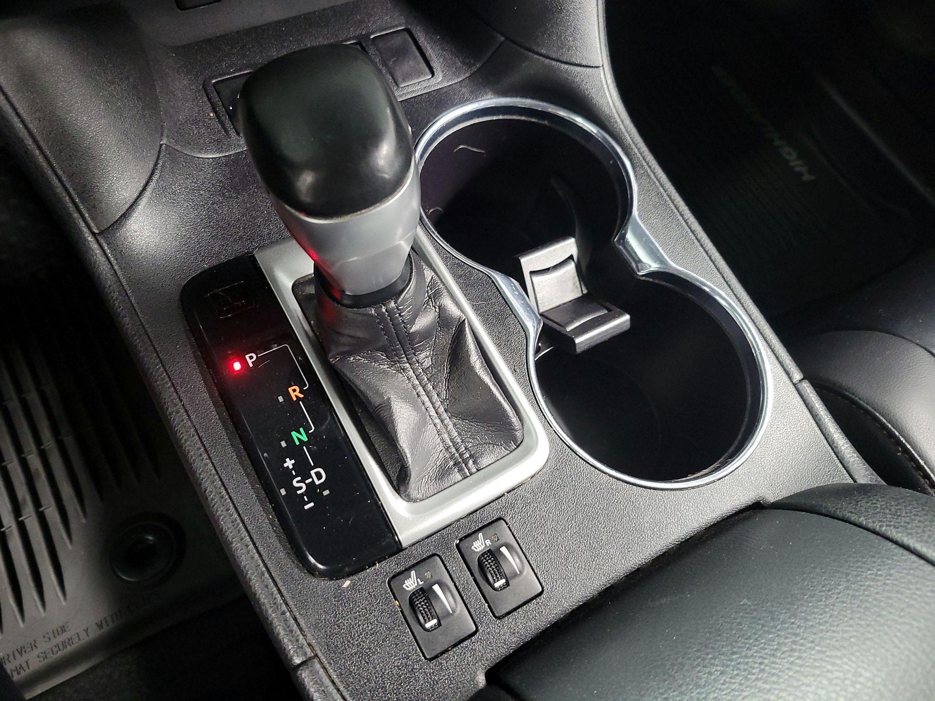 Thumbnail: 2019 Toyota Highlander - 16