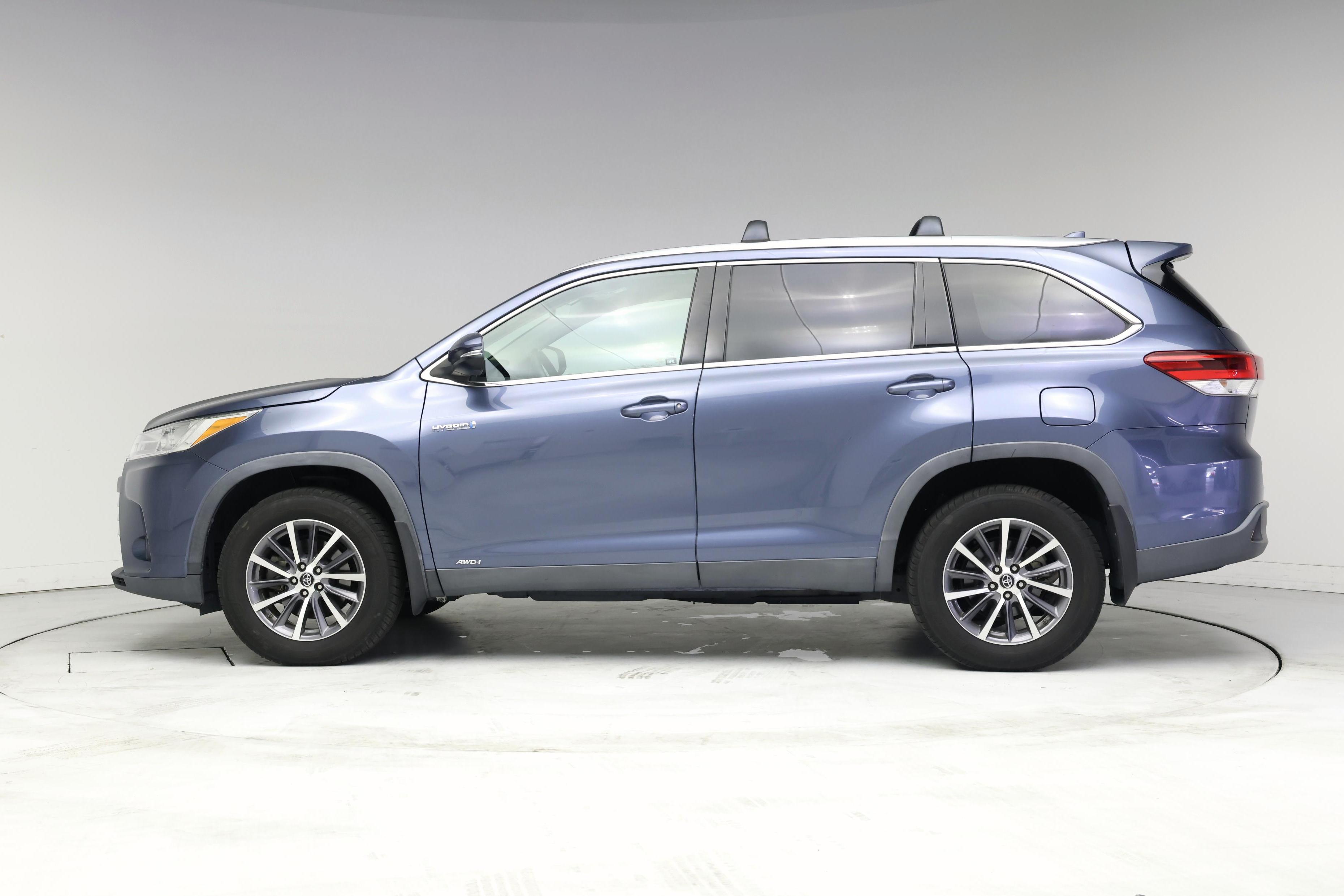 Thumbnail: 2019 Toyota Highlander - 3