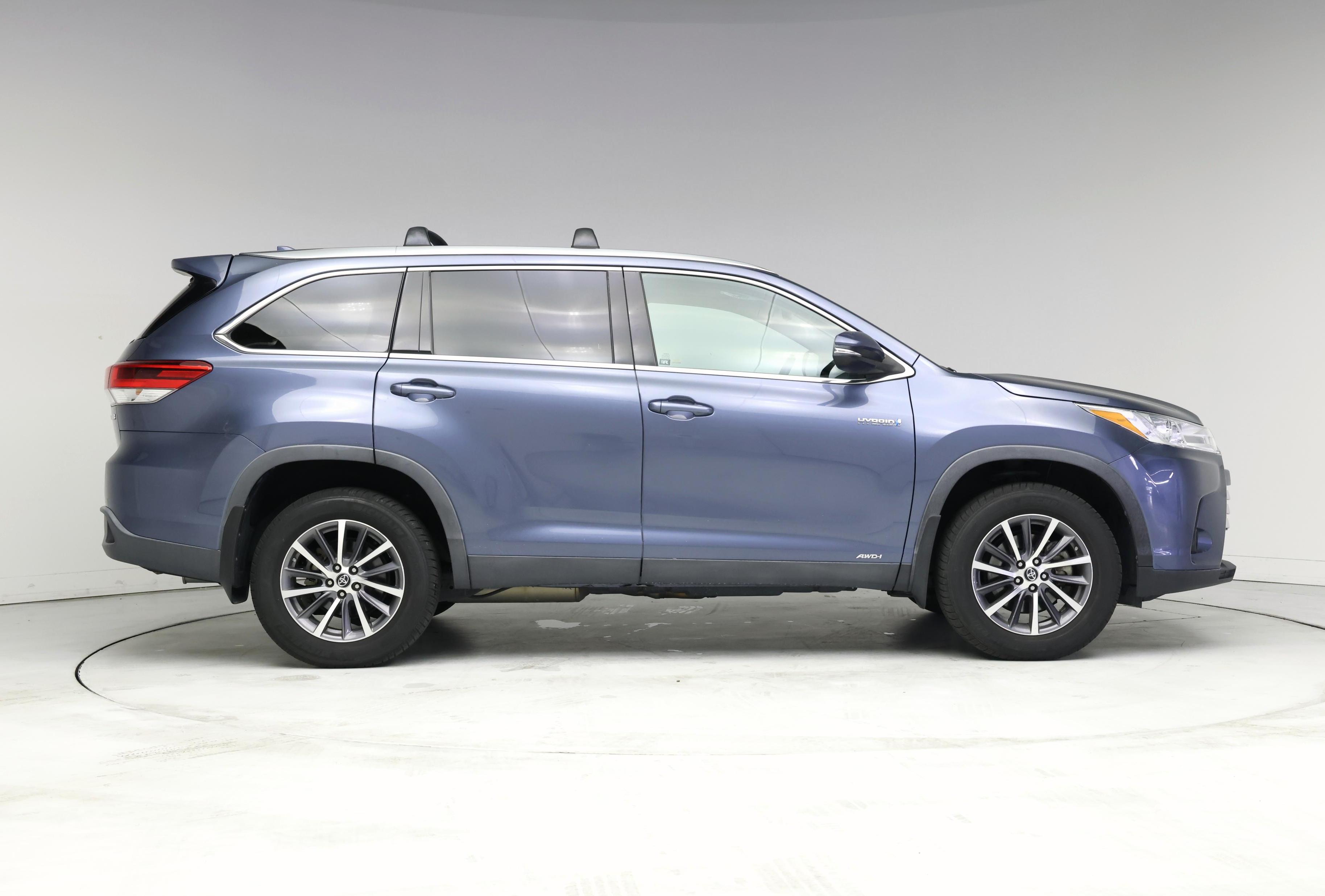 Thumbnail: 2019 Toyota Highlander - 7