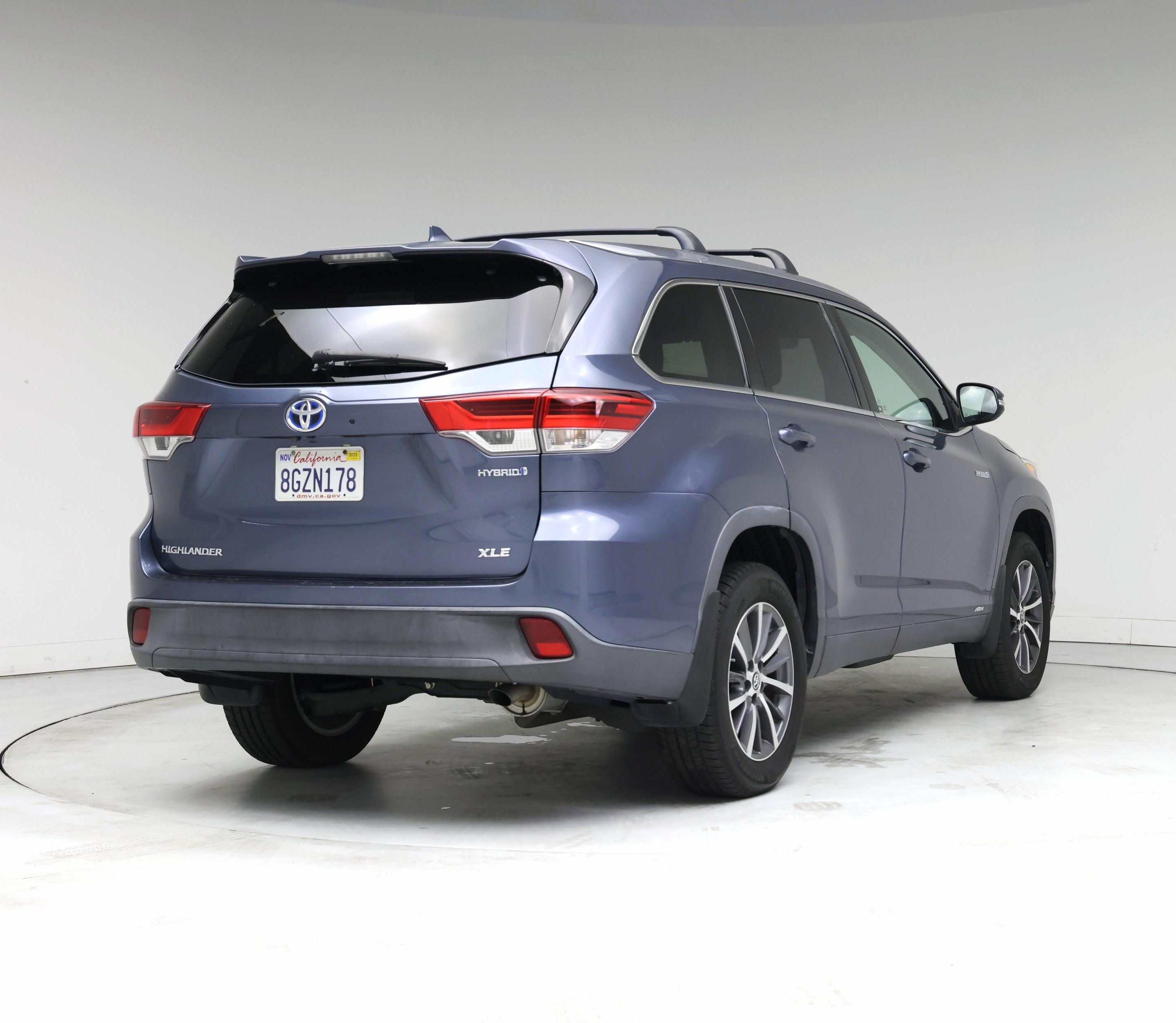 Thumbnail: 2019 Toyota Highlander - 8