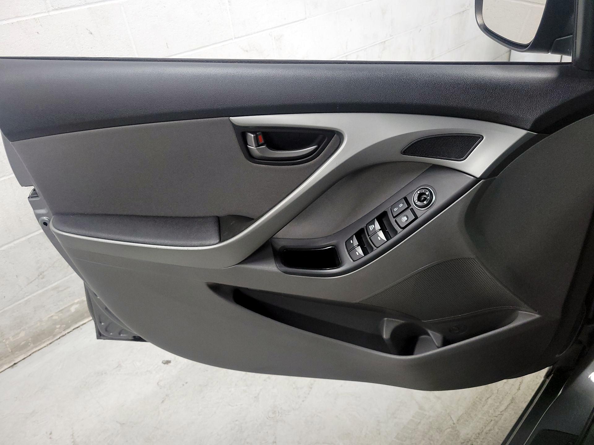 Thumbnail: 2014 Hyundai Elantra - 12