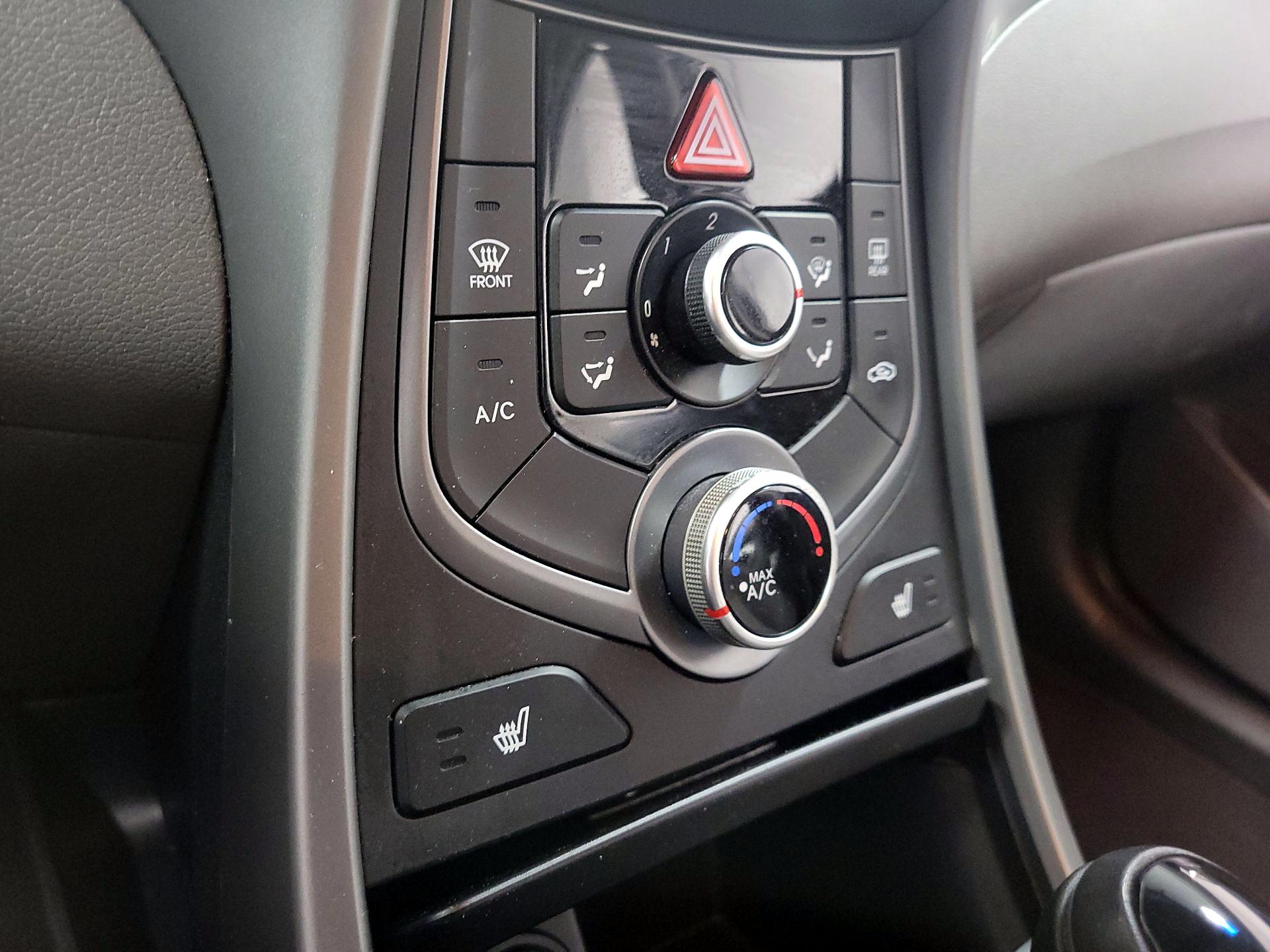 Thumbnail: 2014 Hyundai Elantra - 16
