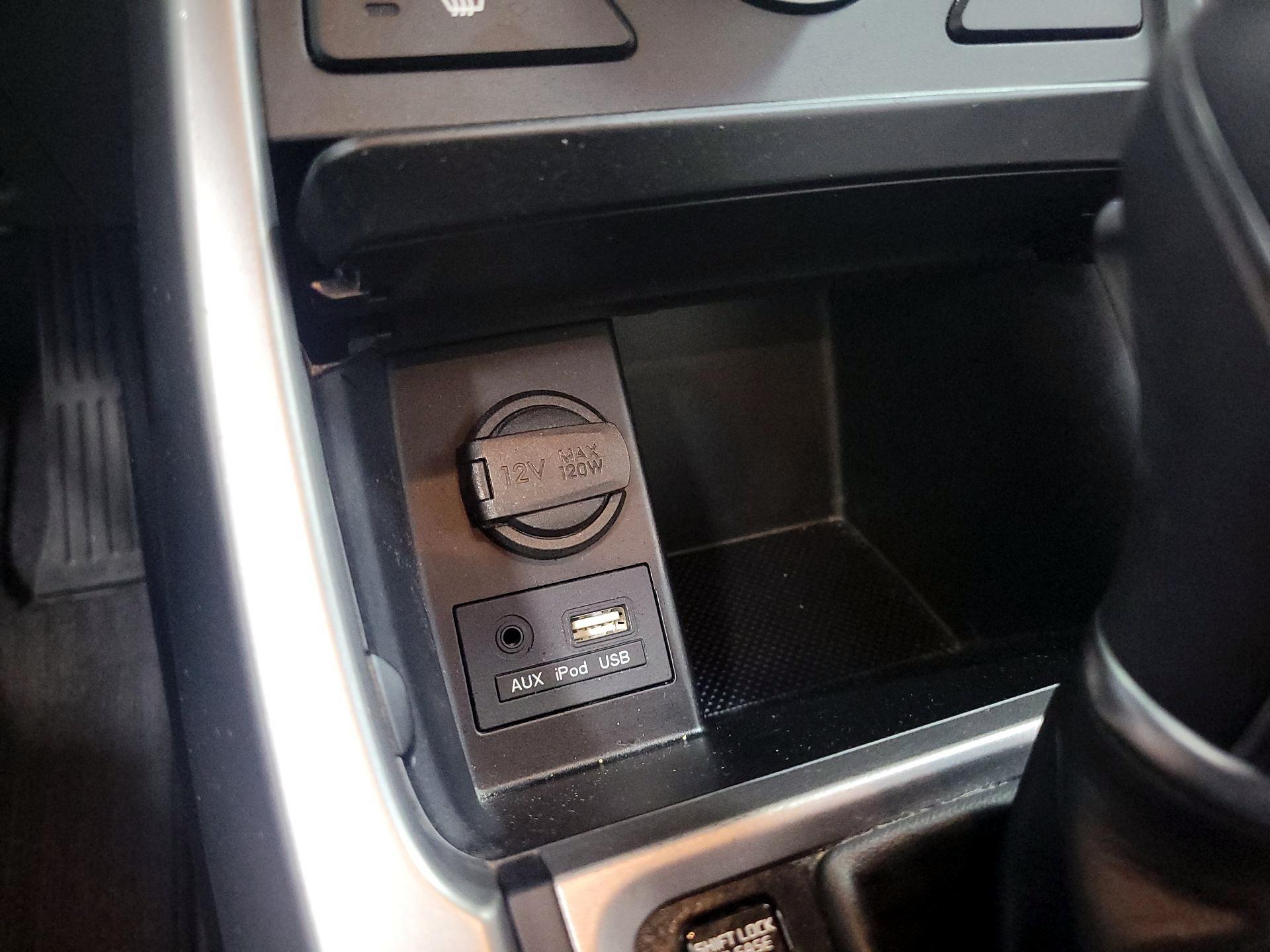 Thumbnail: 2014 Hyundai Elantra - 18