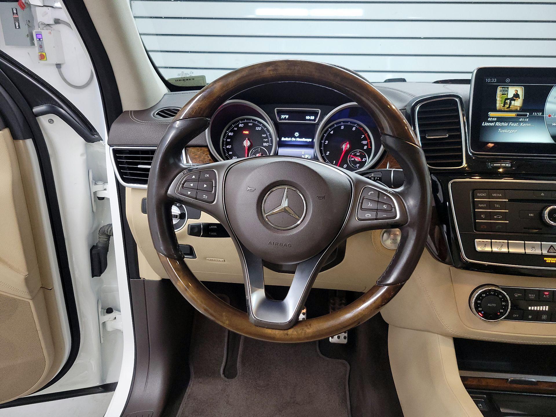 Thumbnail: 2016 Mercedes-Benz GLE - 10