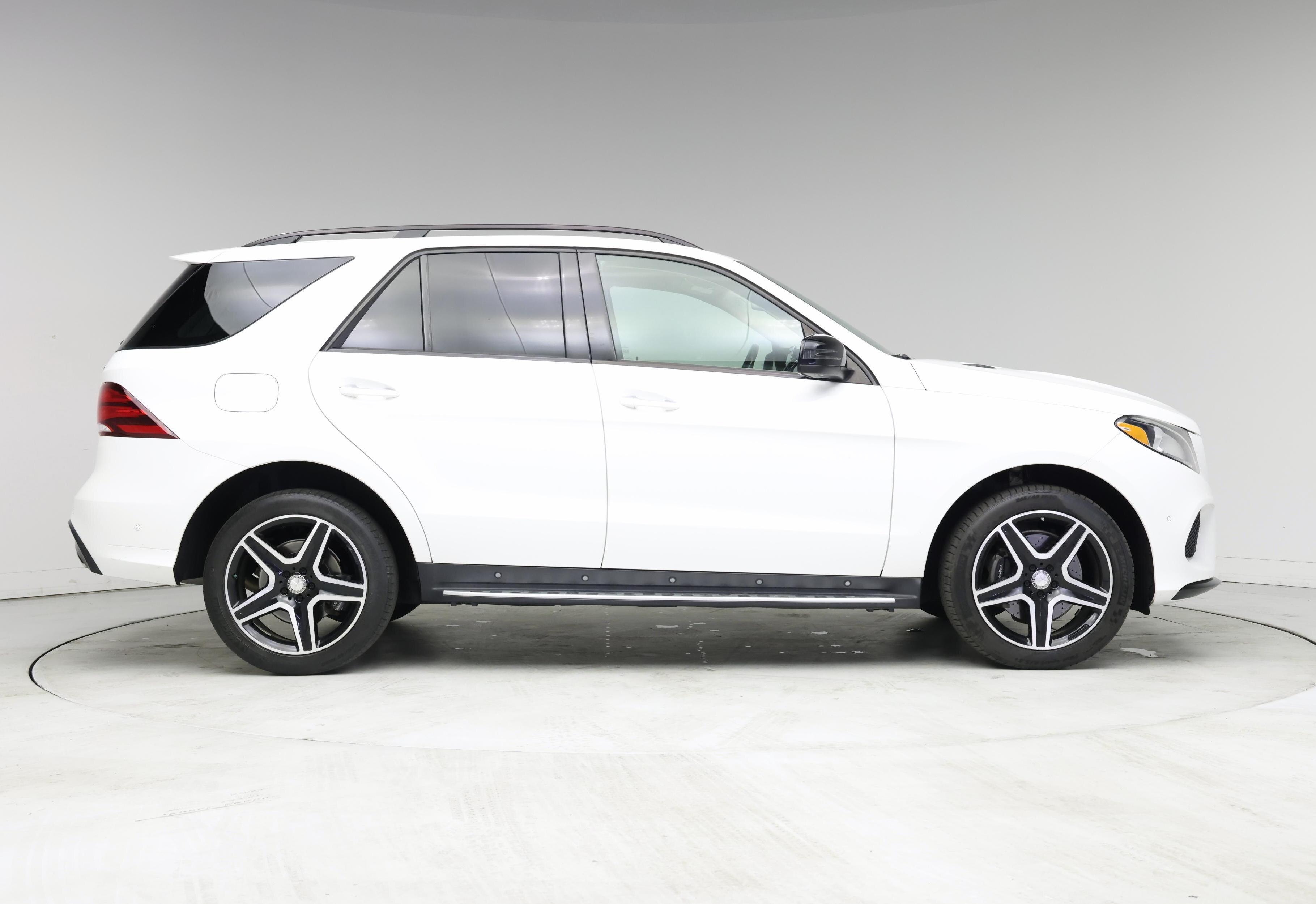 Thumbnail: 2016 Mercedes-Benz GLE - 7