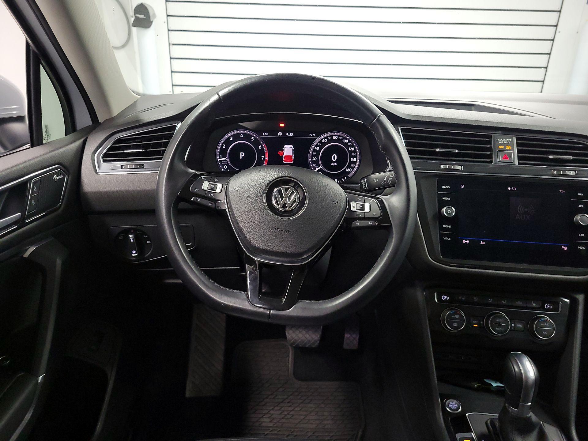Thumbnail: 2018 Volkswagen Tiguan - 10