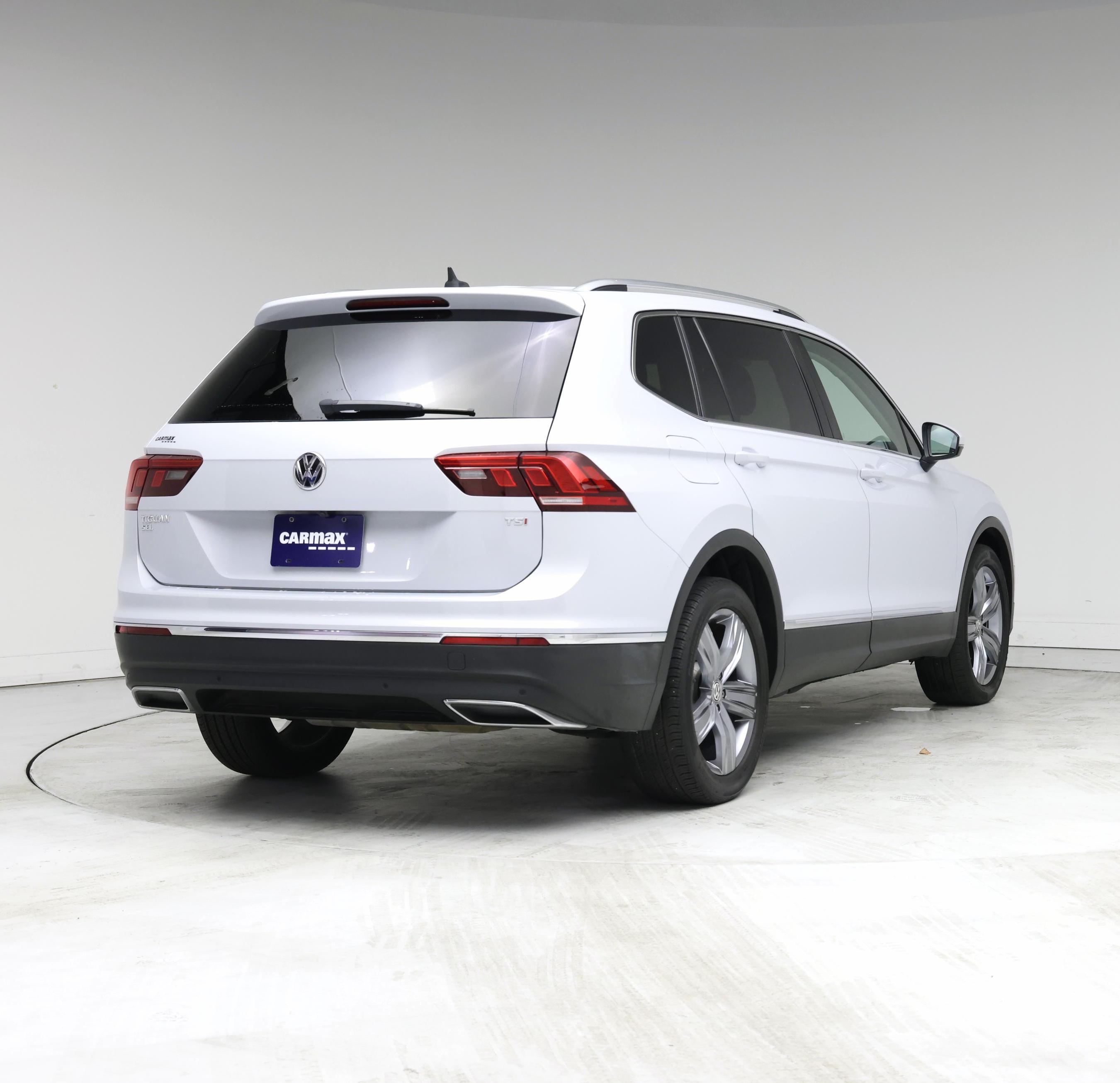 Thumbnail: 2018 Volkswagen Tiguan - 8