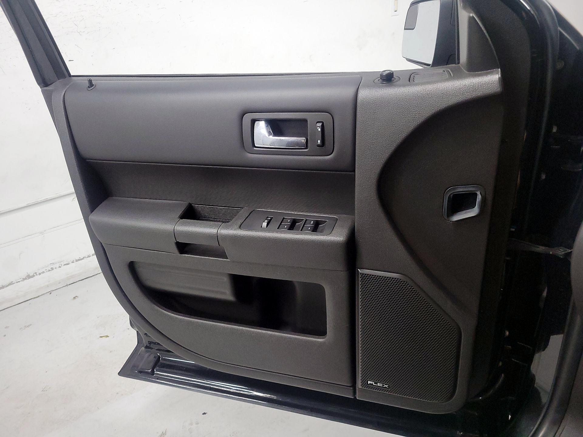 Thumbnail: 2014 Ford Flex - 12