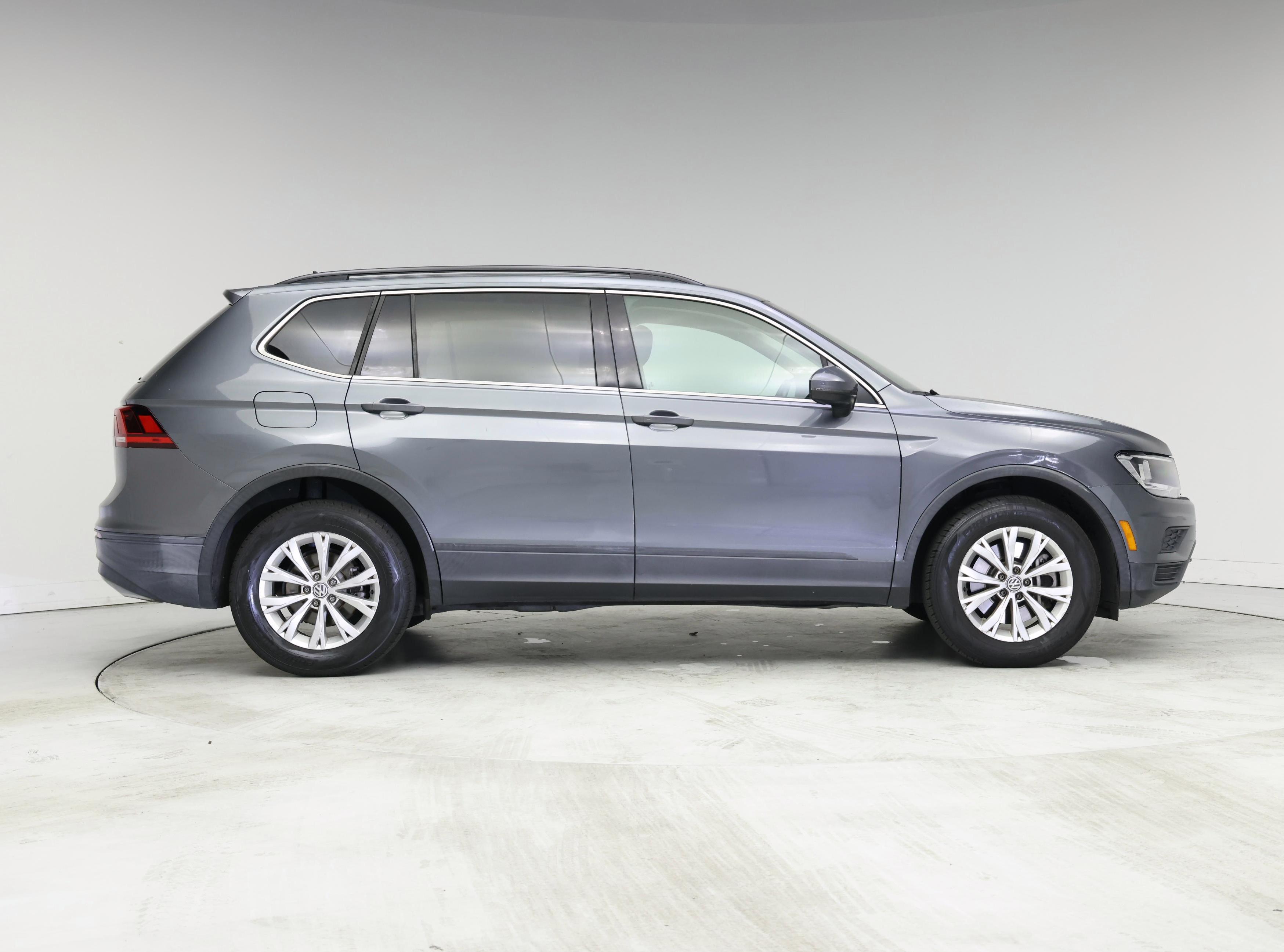 Thumbnail: 2019 Volkswagen Tiguan - 7
