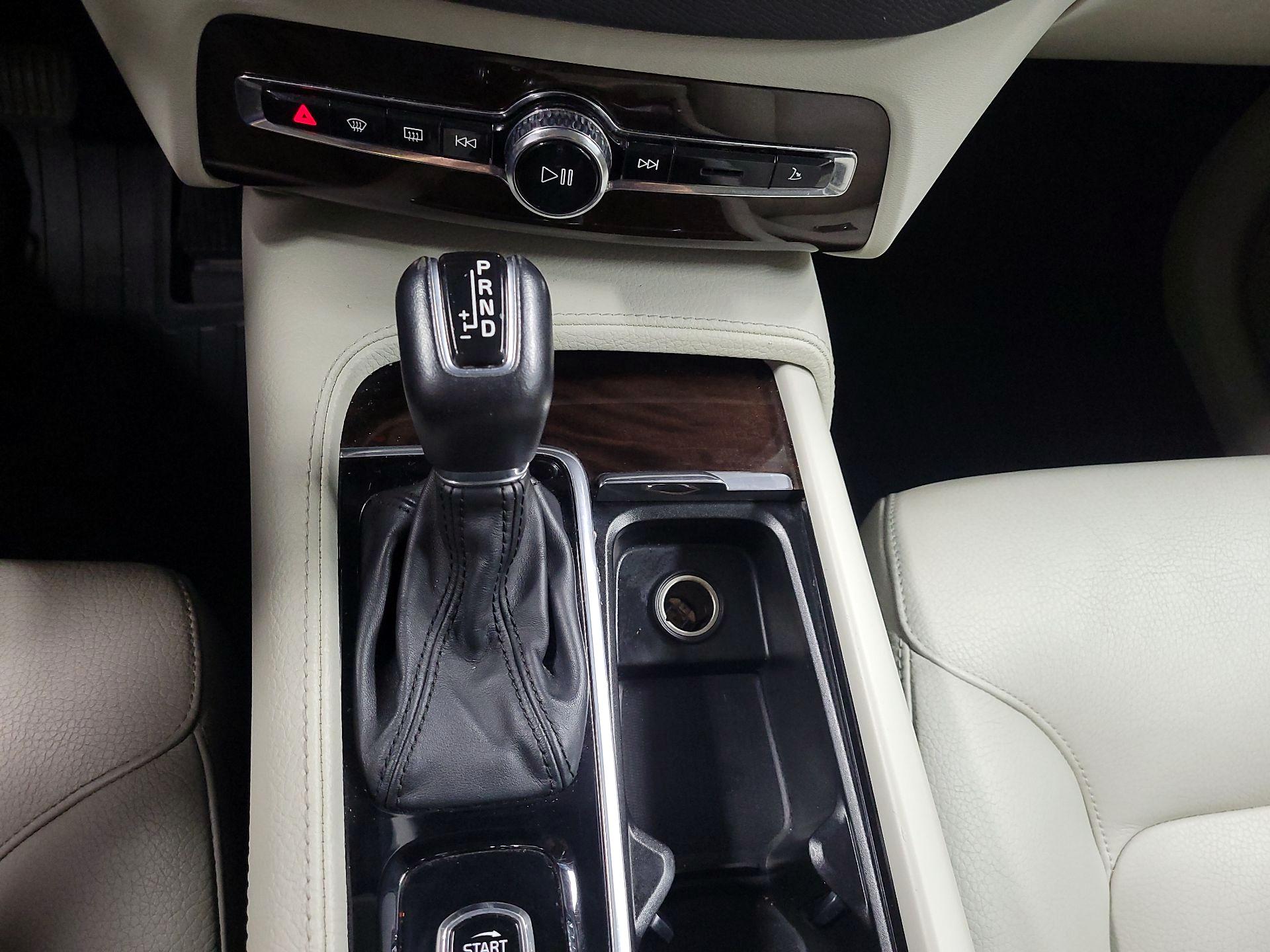 Thumbnail: 2019 Volvo XC90 - 18