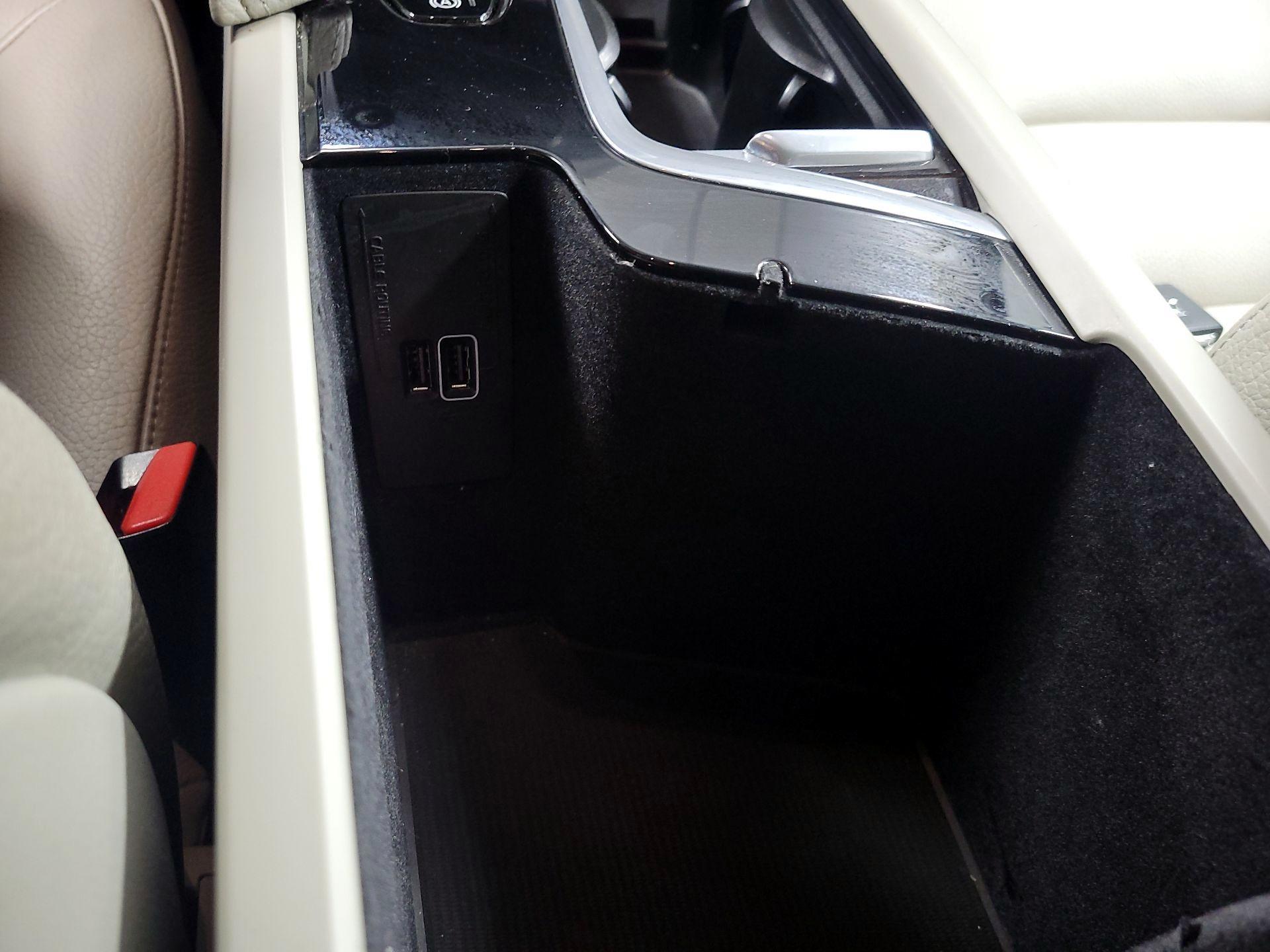 Thumbnail: 2019 Volvo XC90 - 19