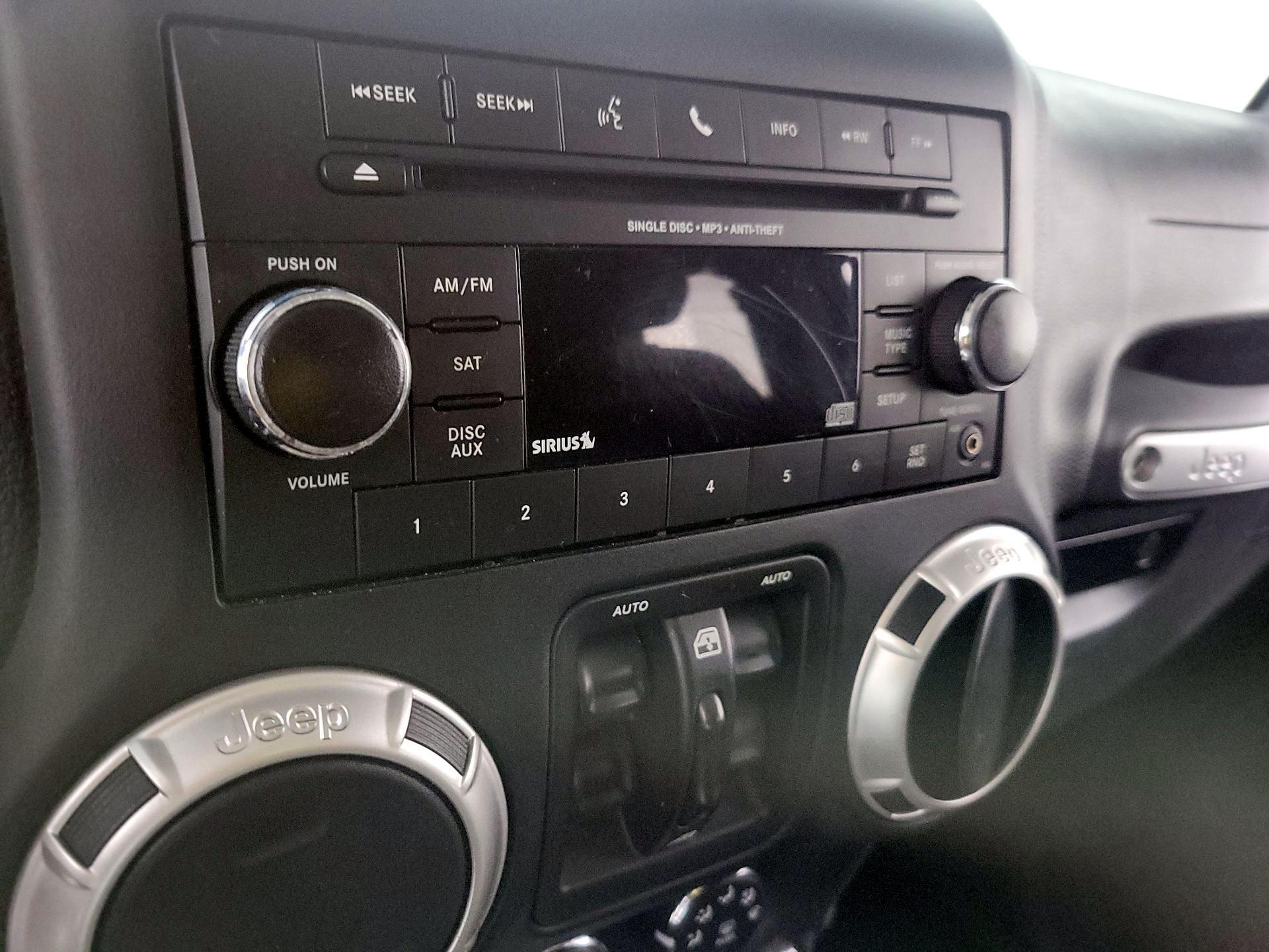 Thumbnail: 2018 Jeep Wrangler - 13