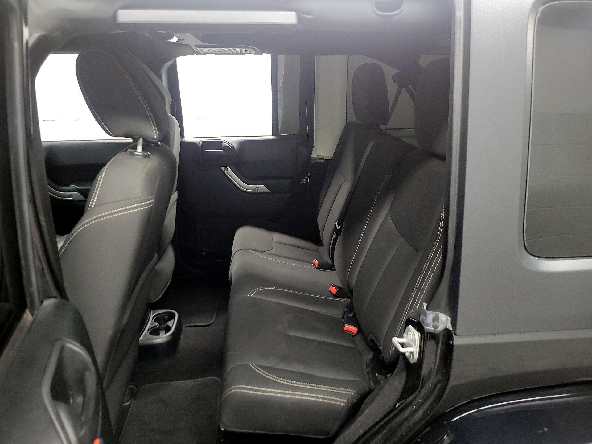 Thumbnail: 2018 Jeep Wrangler - 16