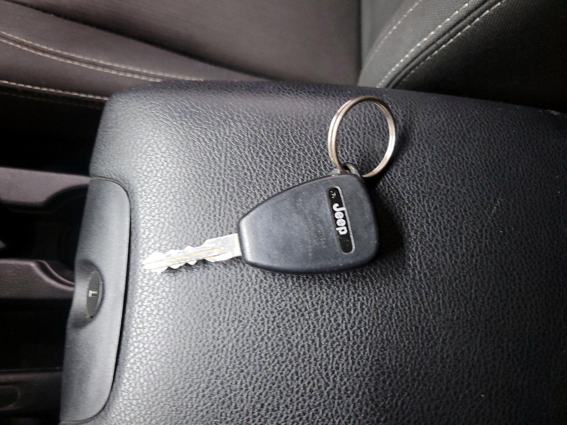 Thumbnail: 2018 Jeep Wrangler - 19