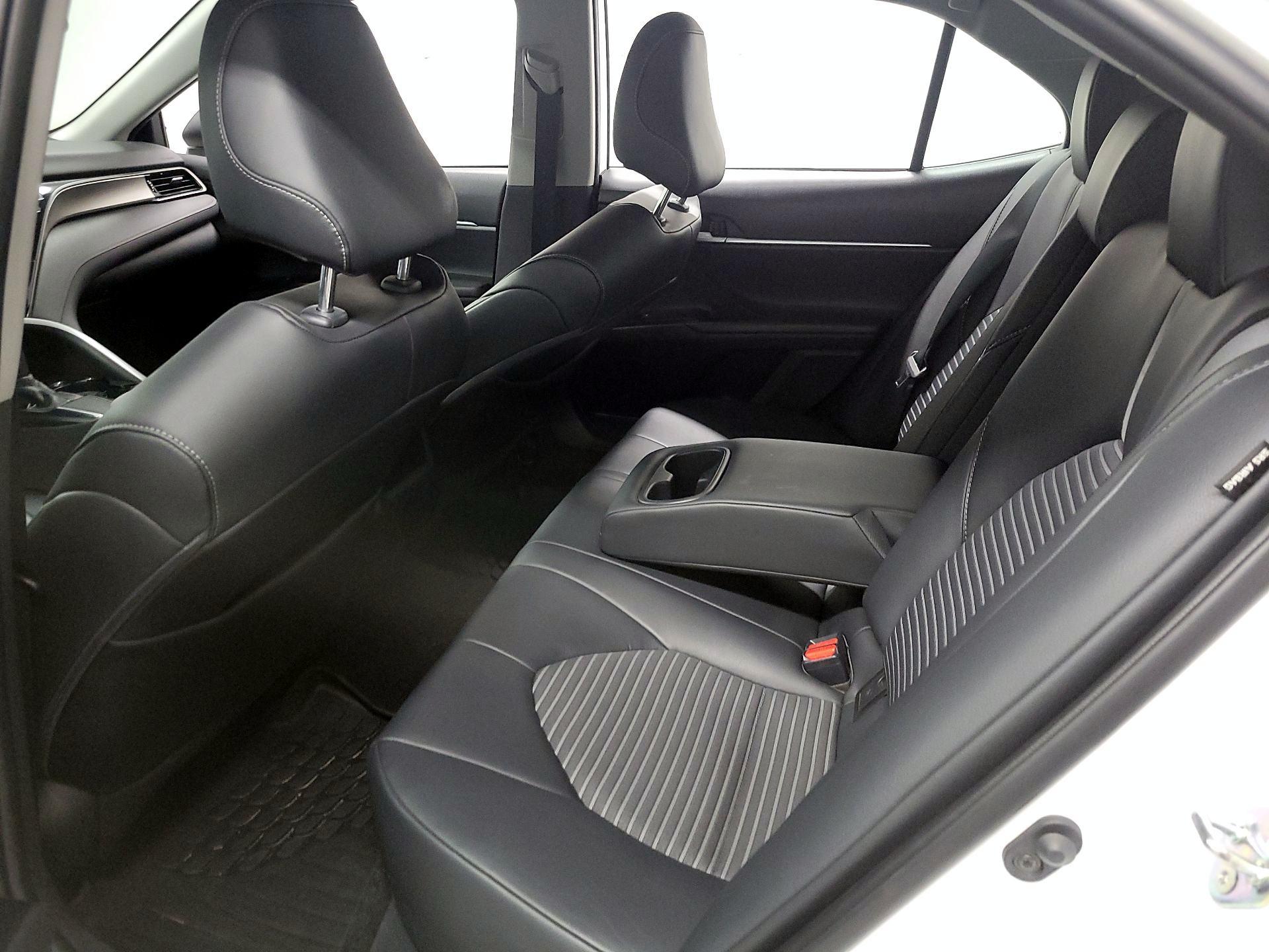 Thumbnail: 2020 Toyota Camry - 17