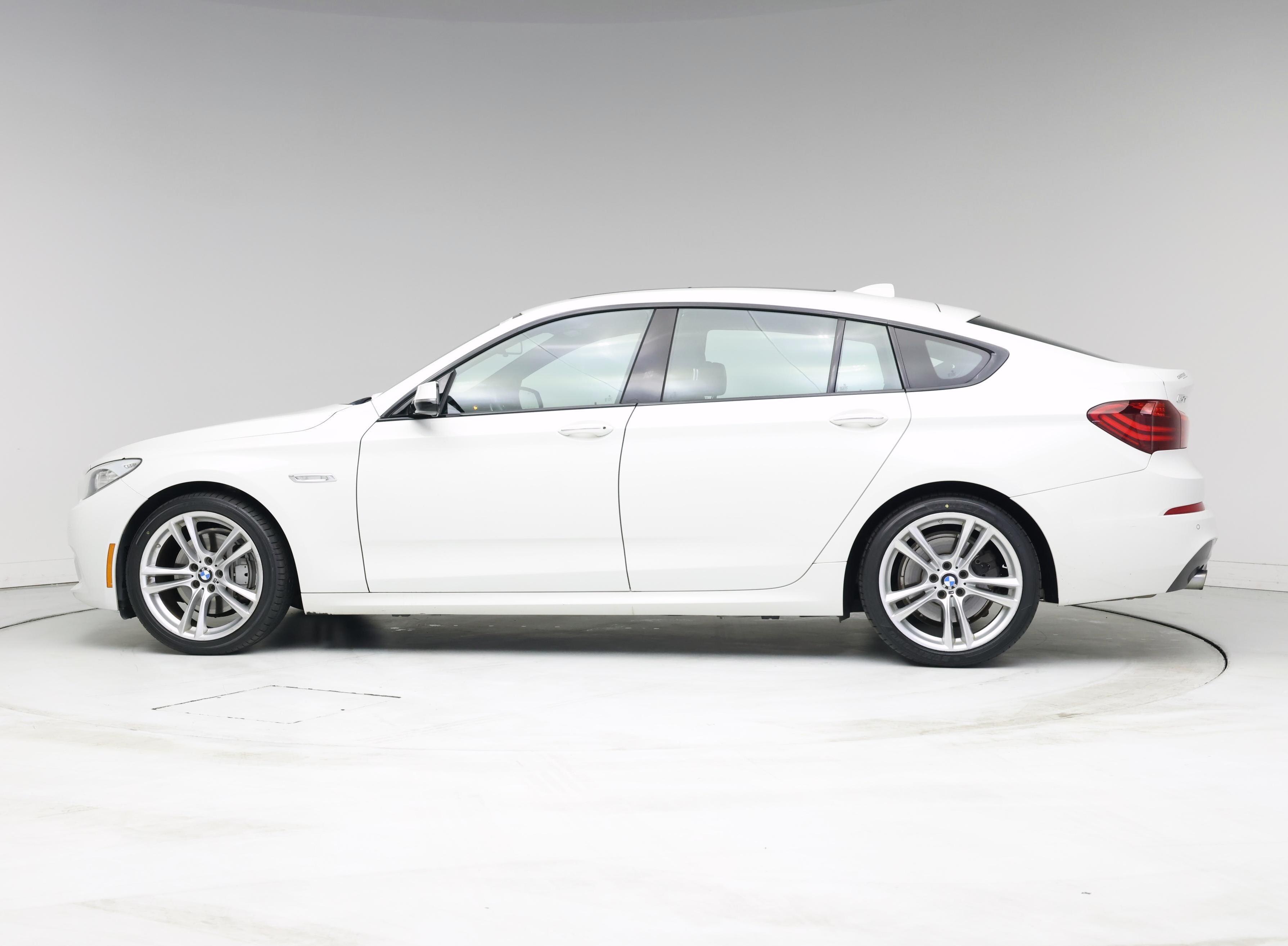 Thumbnail: 2017 BMW 5 Series - 3