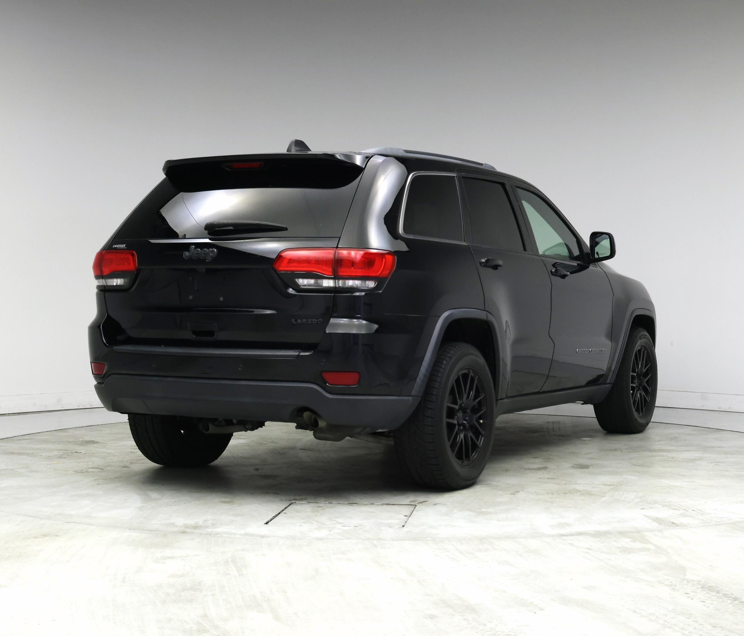 Thumbnail: 2019 Jeep Grand Cherokee - 8