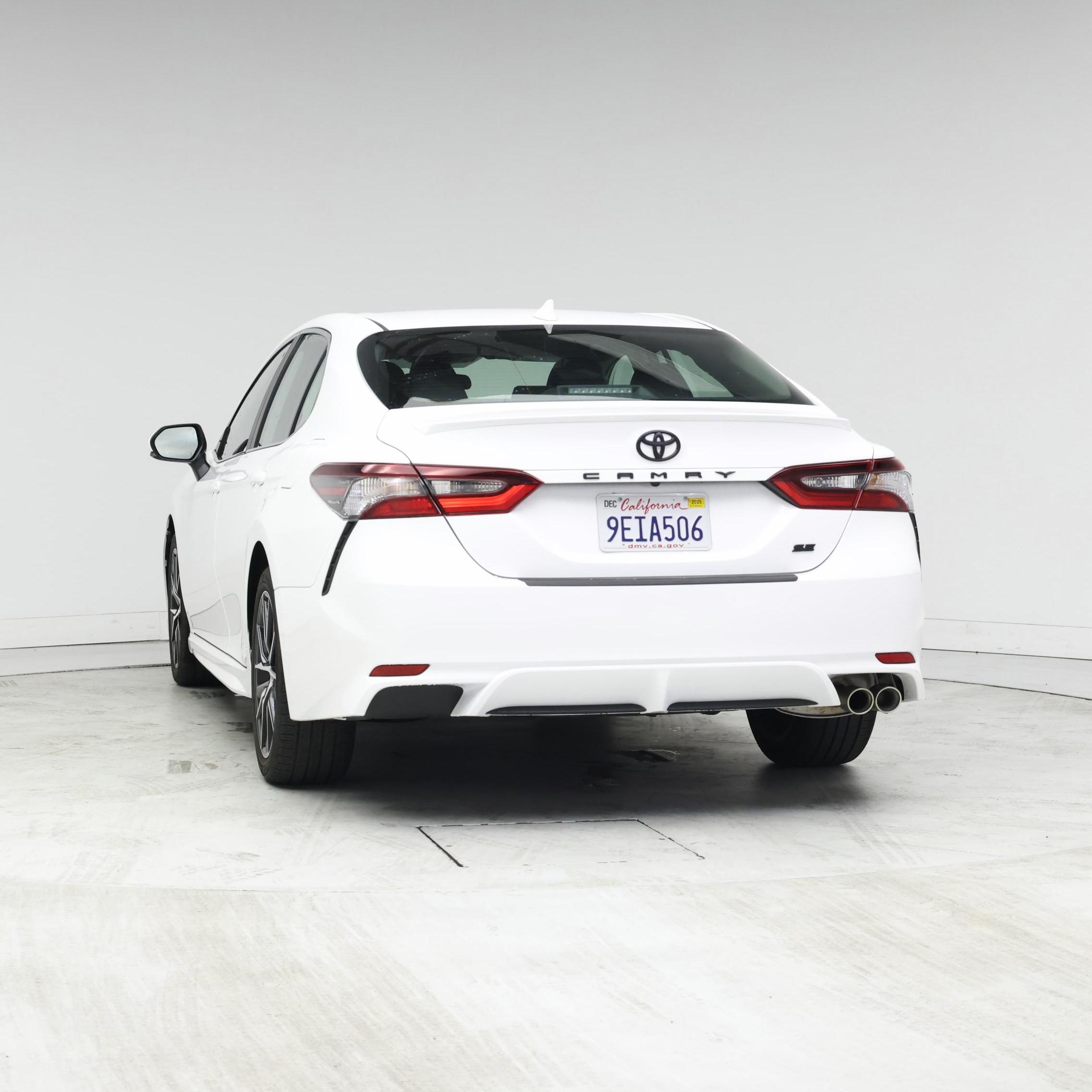 Thumbnail: 2023 Toyota Camry - 6