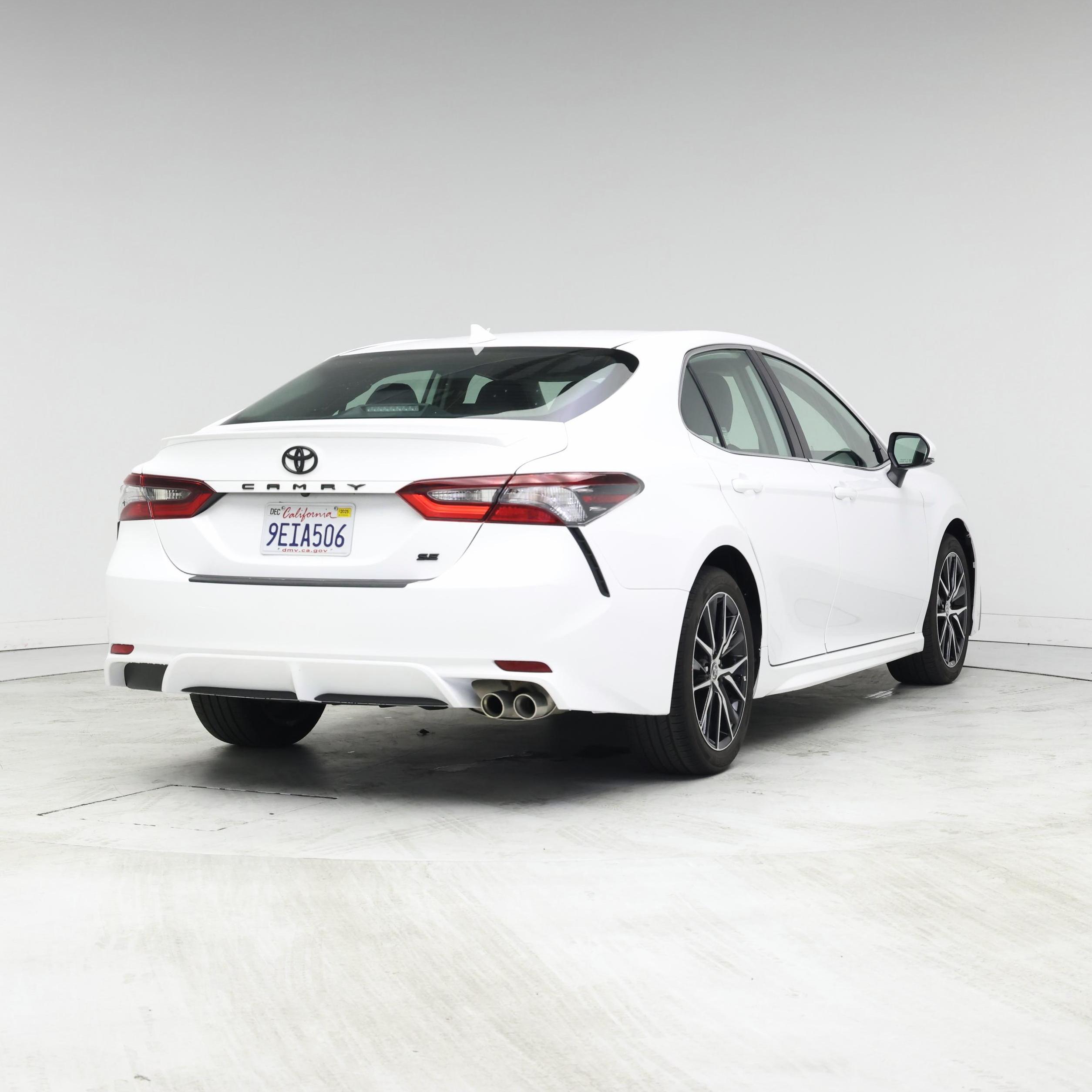 Thumbnail: 2023 Toyota Camry - 8
