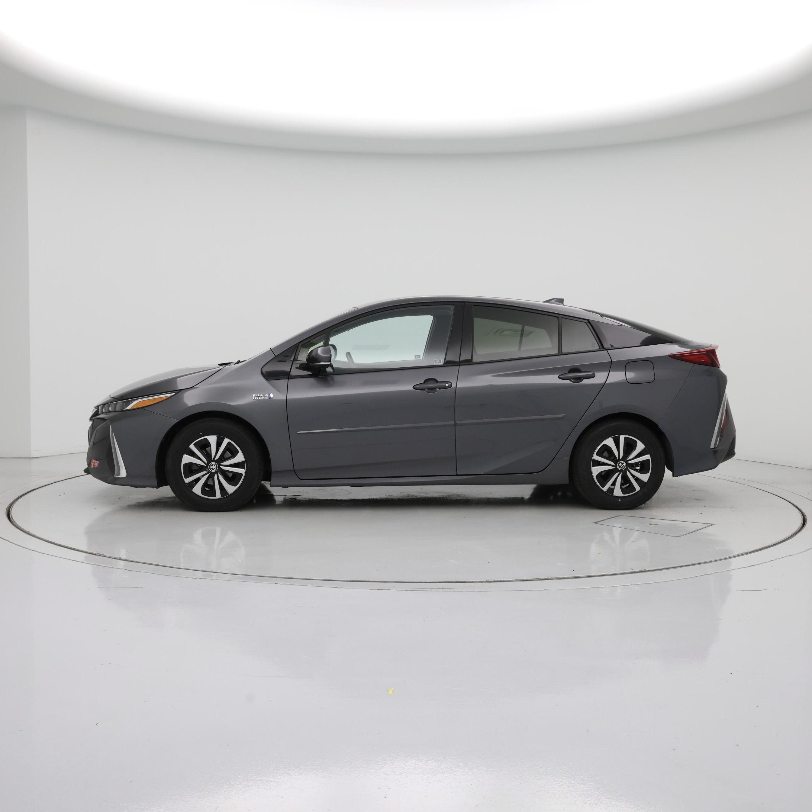 Thumbnail: 2018 Toyota Prius Prime - 3