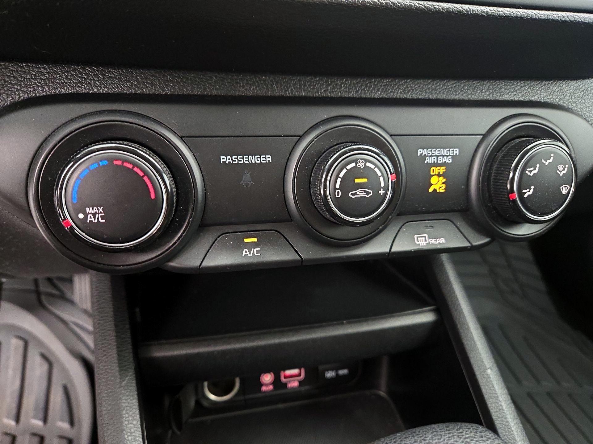 Thumbnail: 2021 Kia Forte - 16