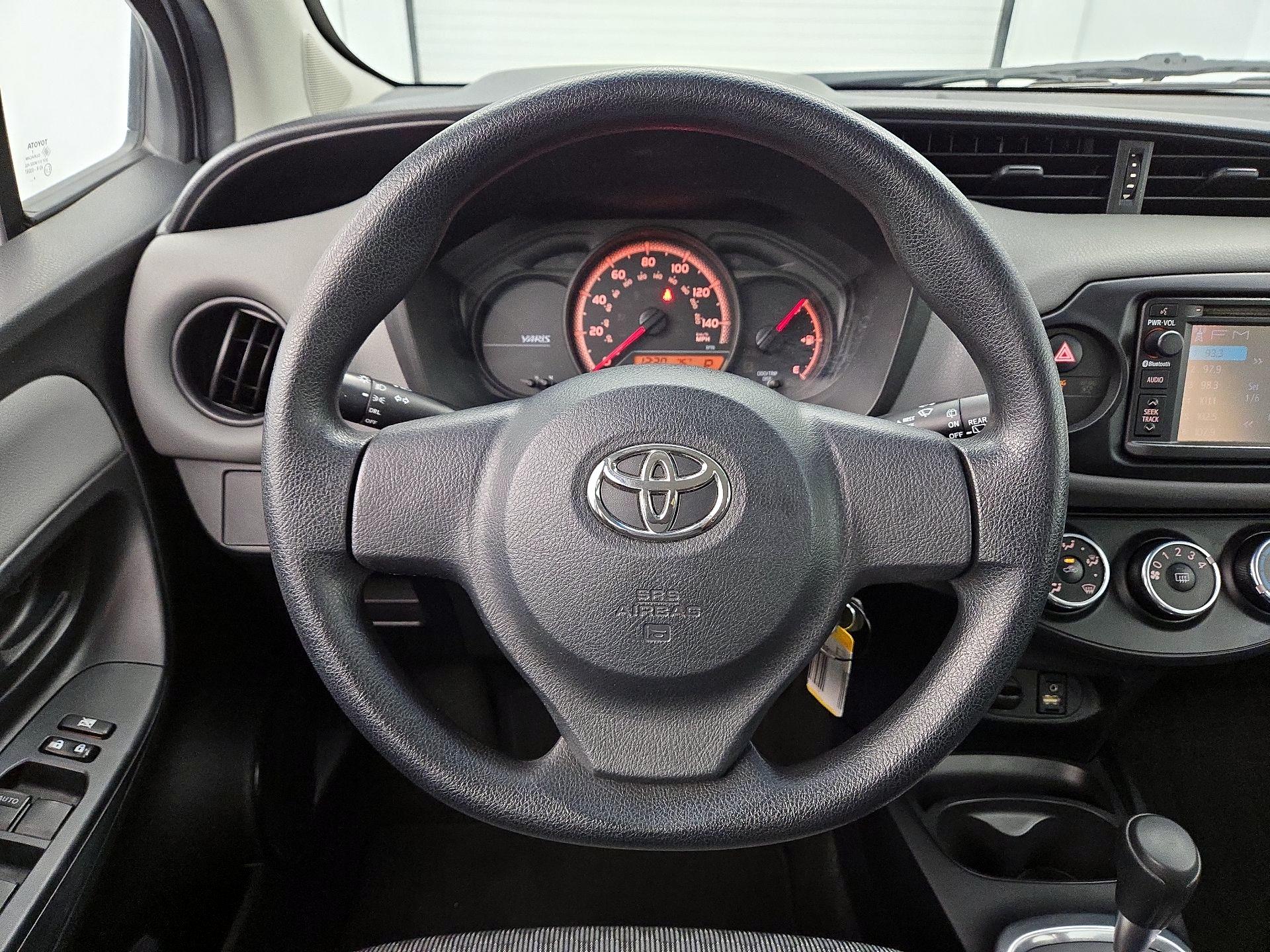 Thumbnail: 2015 Toyota Yaris - 10