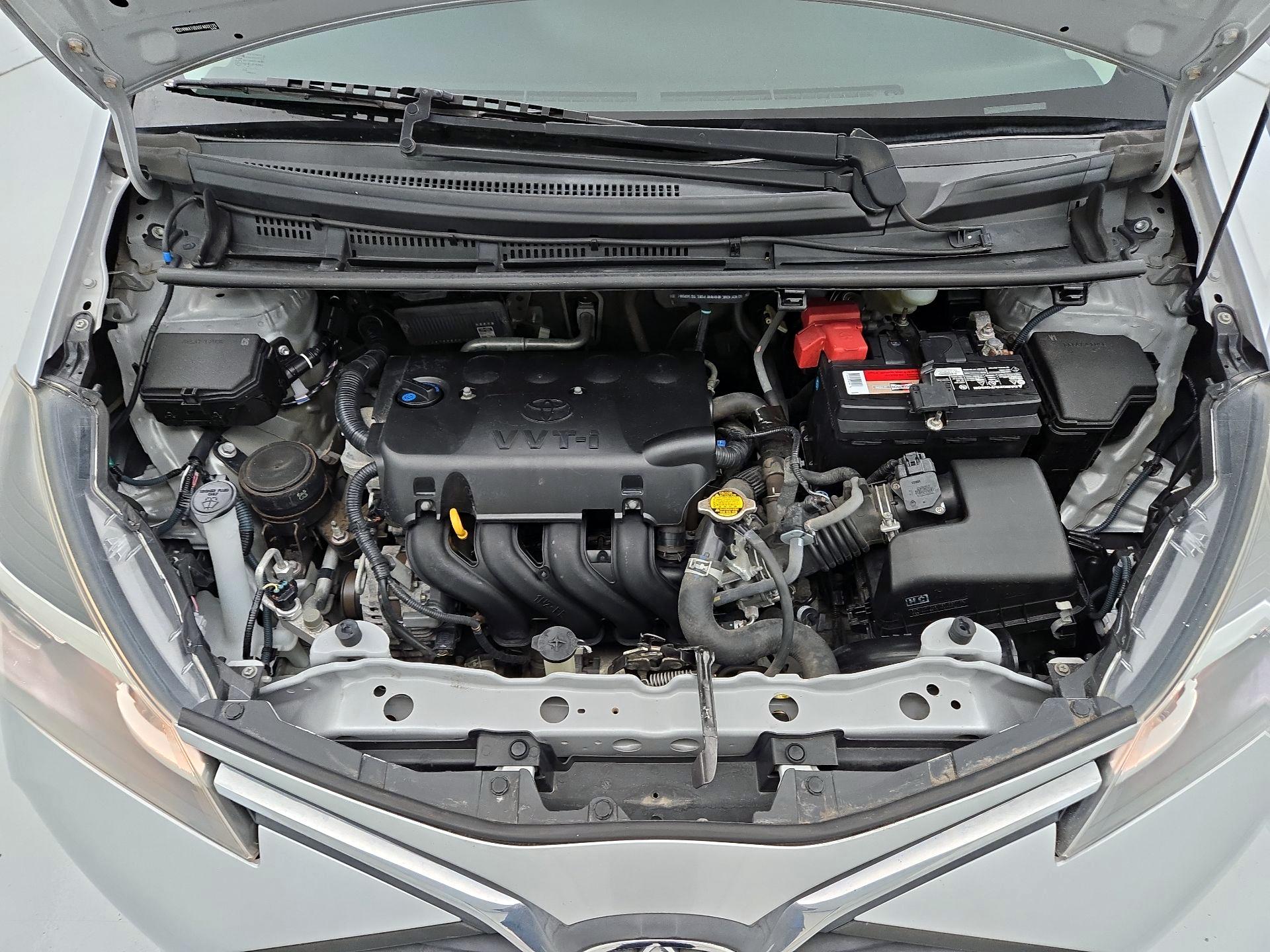 Thumbnail: 2015 Toyota Yaris - 20