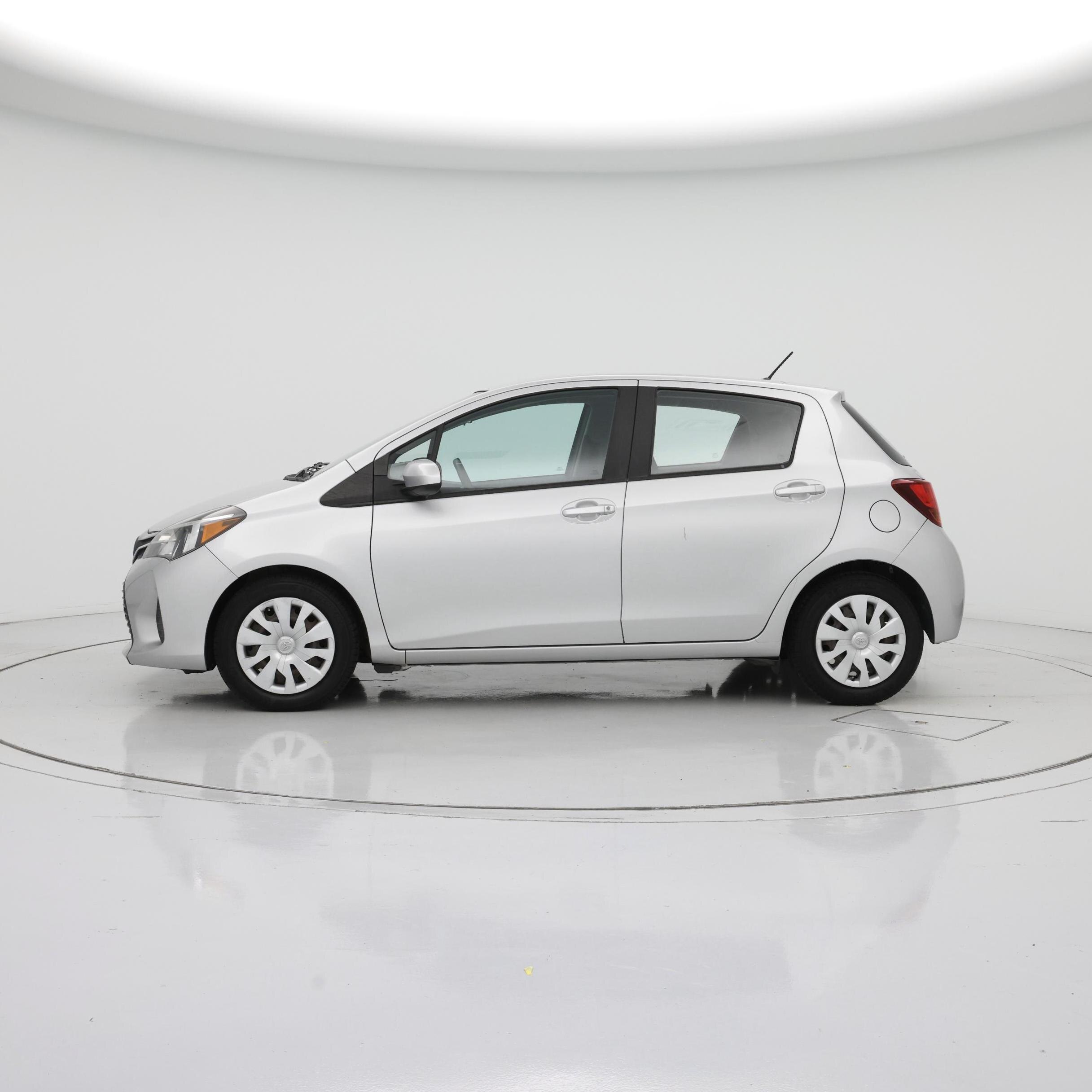 Thumbnail: 2015 Toyota Yaris - 3