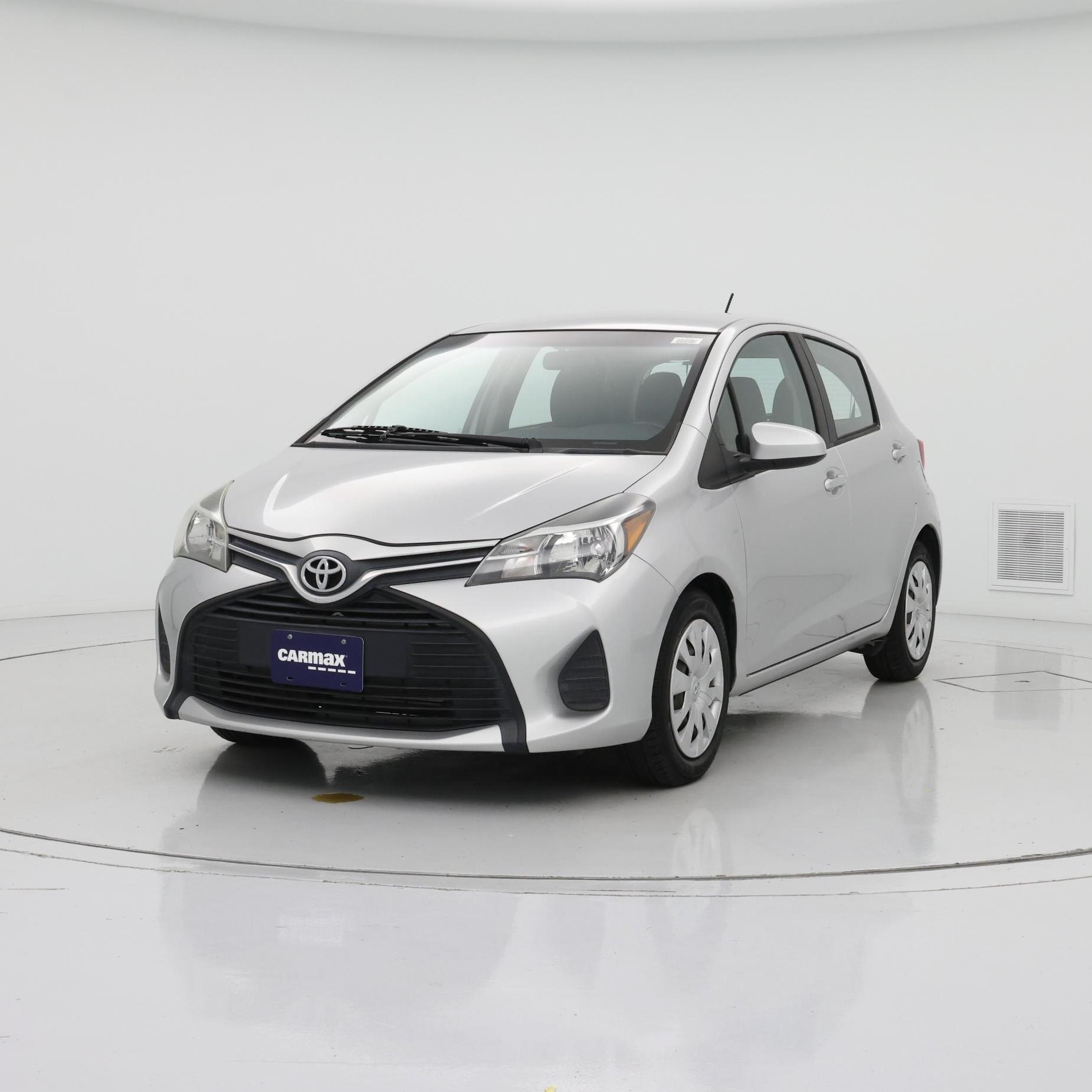 Thumbnail: 2015 Toyota Yaris - 4
