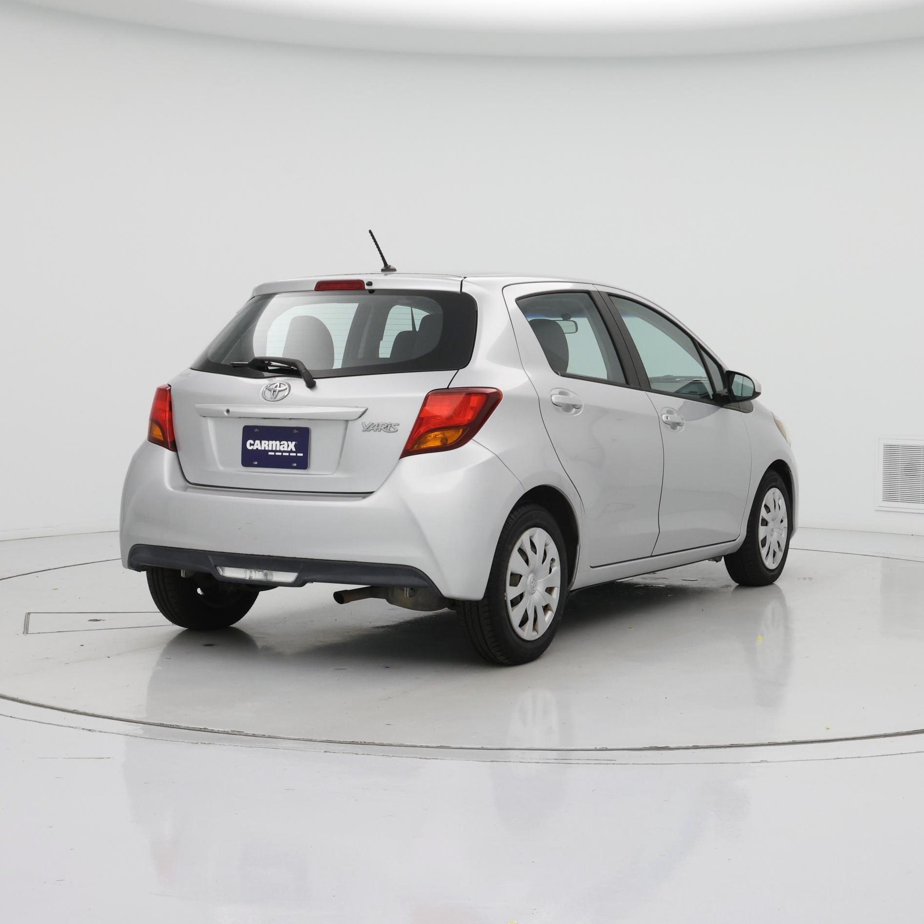 Thumbnail: 2015 Toyota Yaris - 8