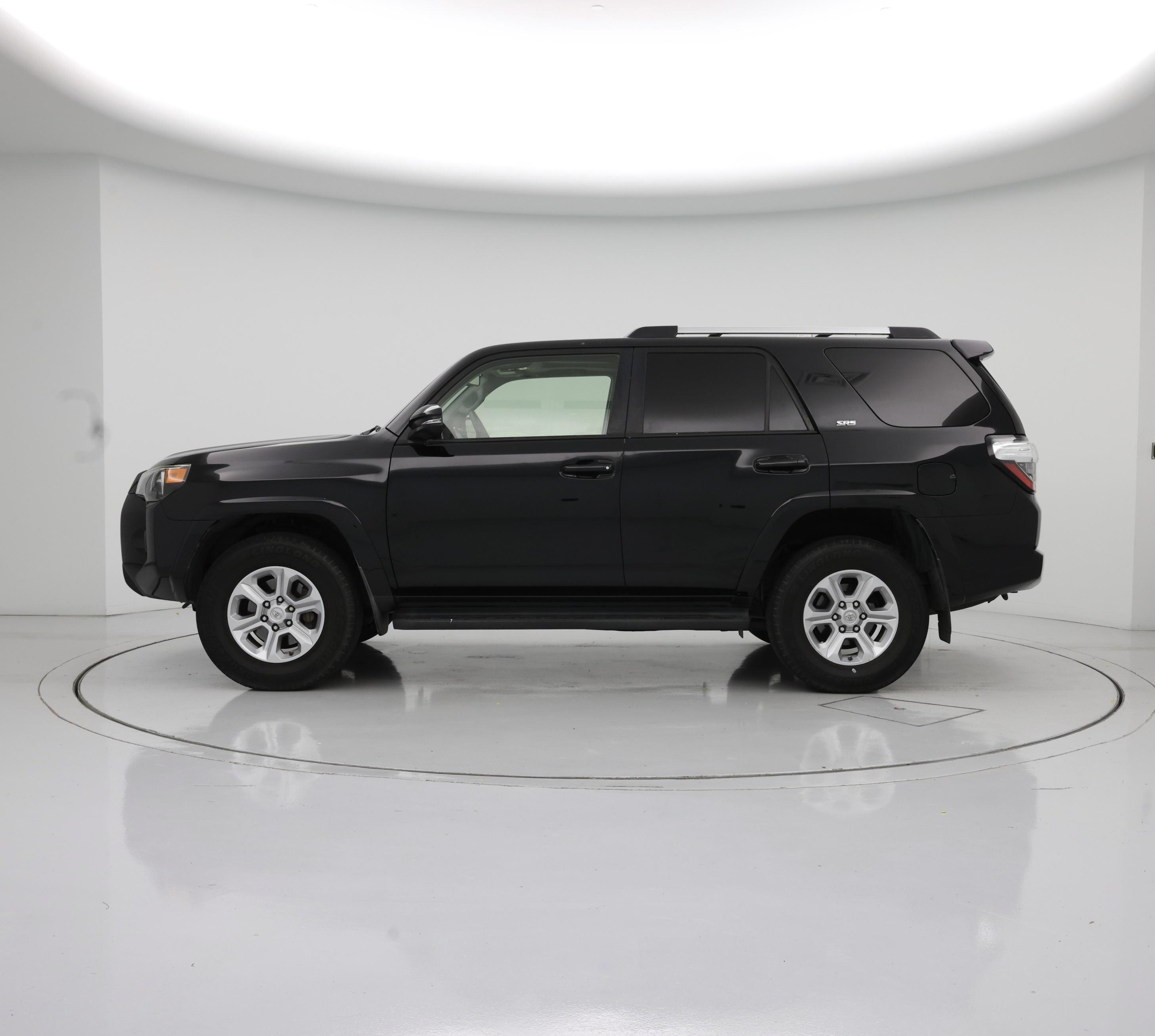 Thumbnail: 2019 Toyota 4Runner - 3