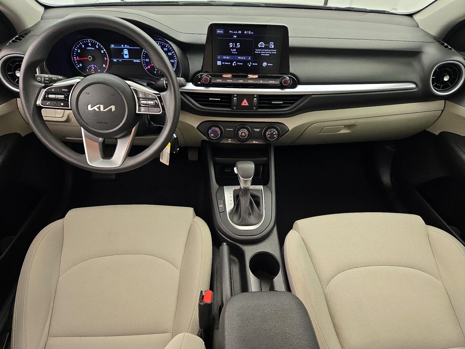 Thumbnail: 2022 Kia Forte - 9