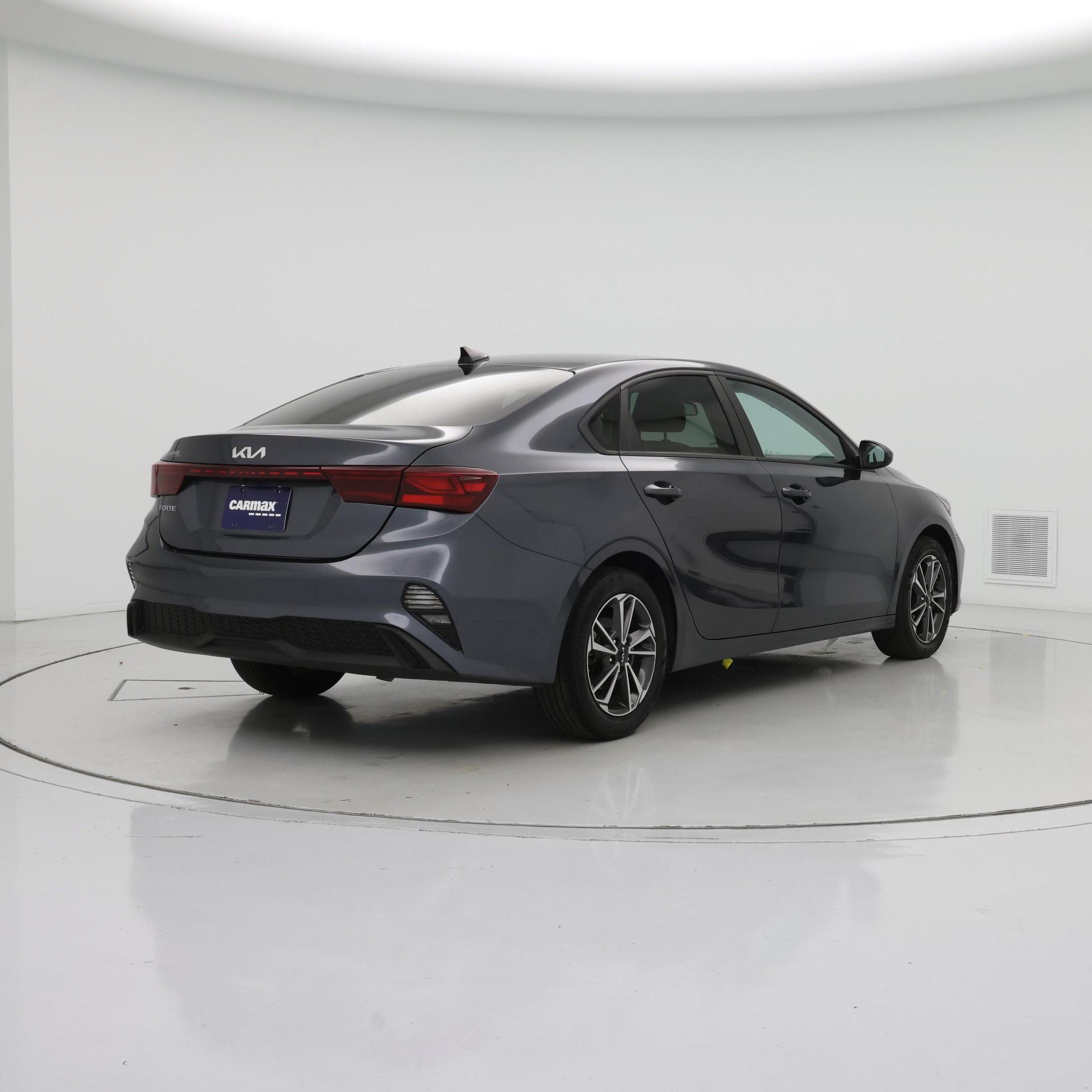 Thumbnail: 2022 Kia Forte - 8