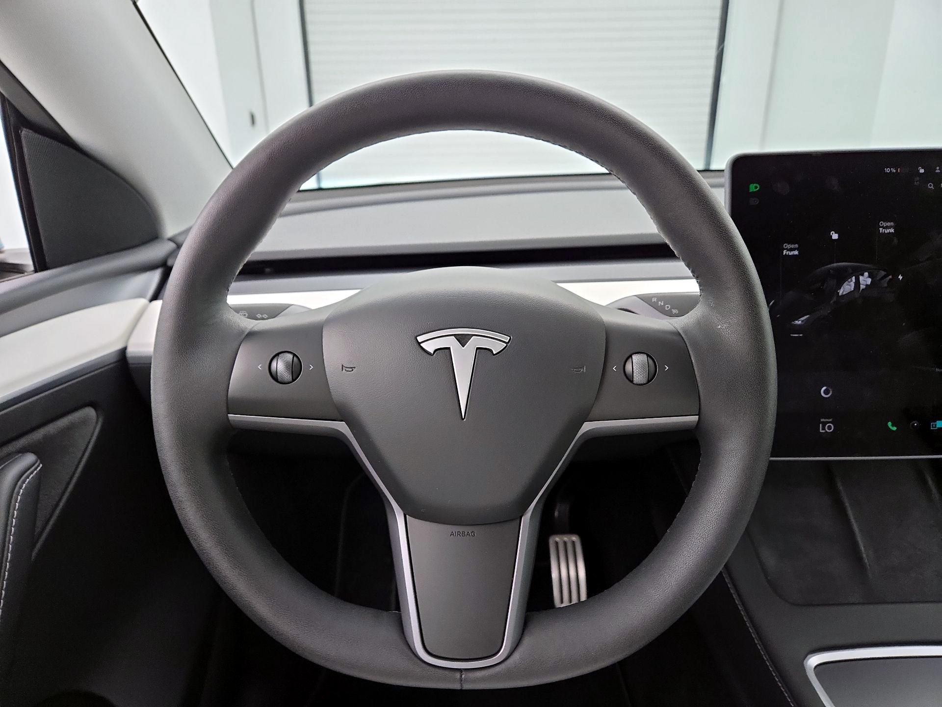 Thumbnail: 2023 Tesla Model Y - 10