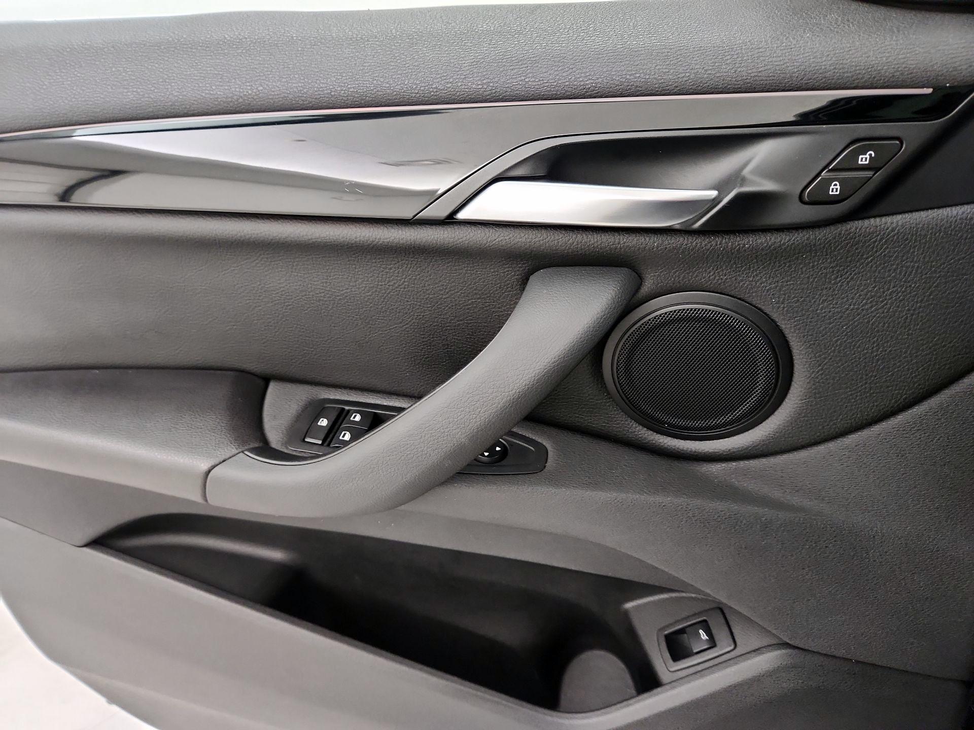 Thumbnail: 2016 BMW X1 - 12